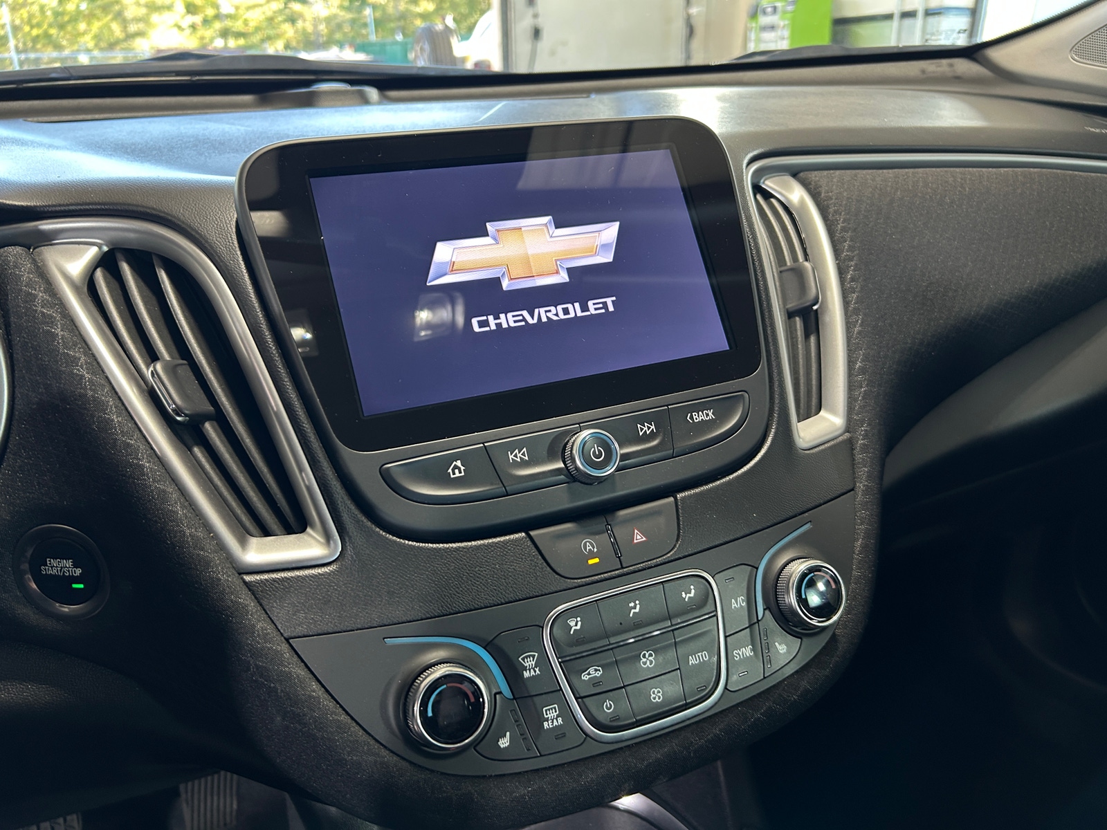 Thumbnail: 2024 Chevrolet Malibu - 4