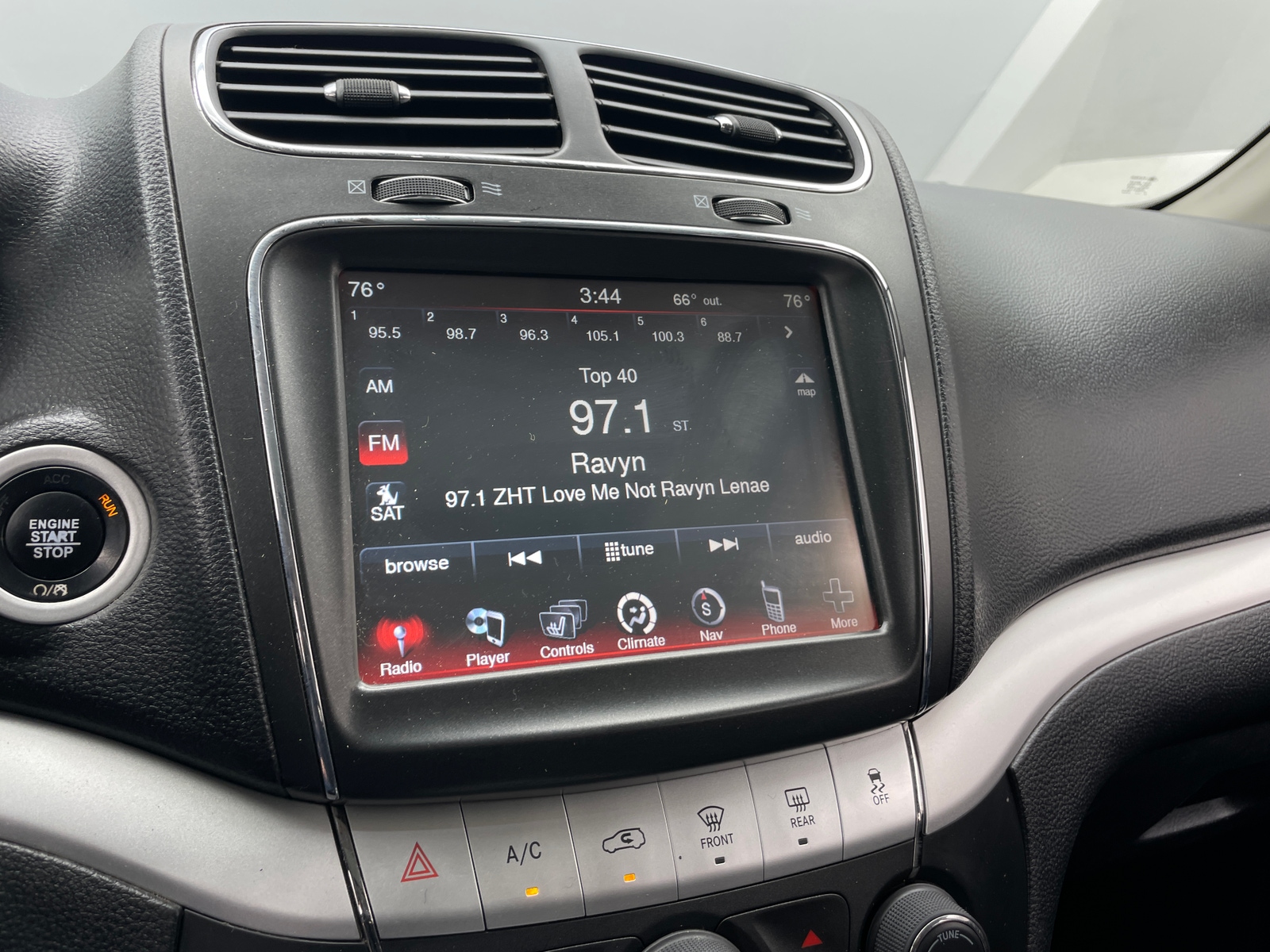 Thumbnail: 2018 Dodge Journey - 3
