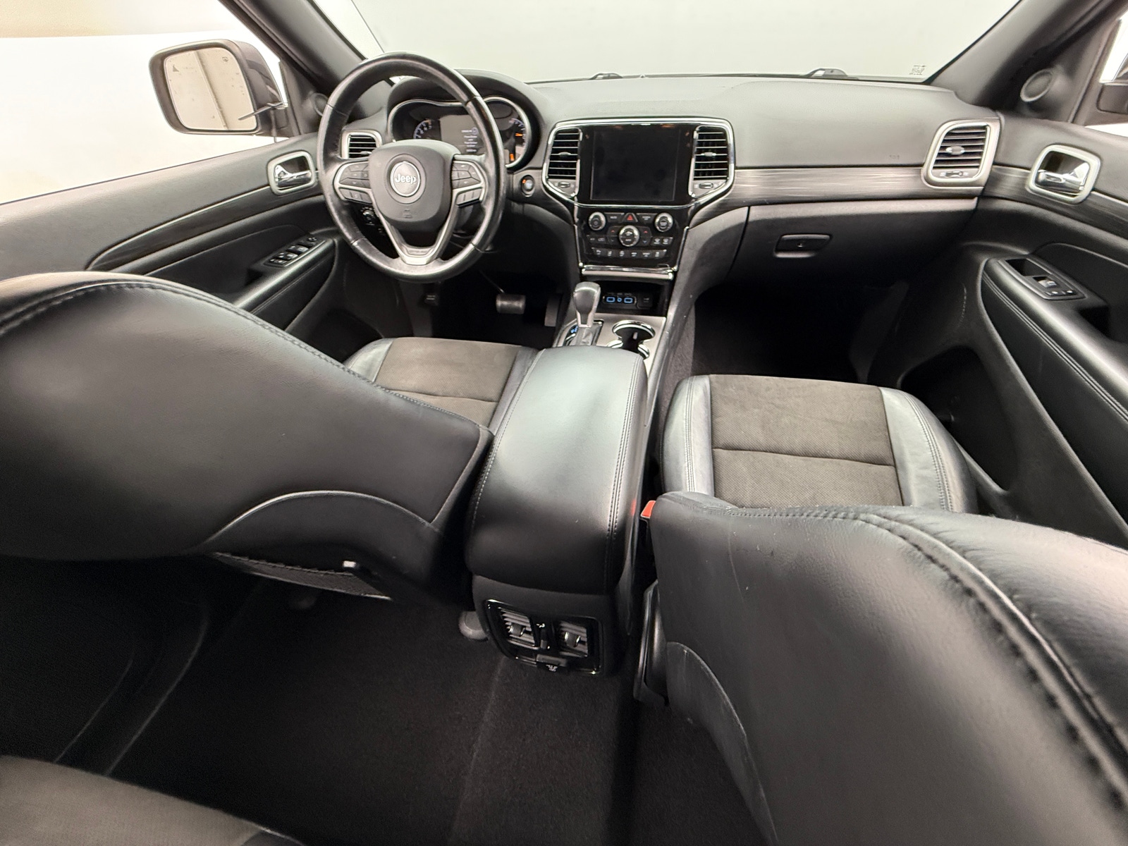 Thumbnail: 2021 Jeep Grand Cherokee - 3