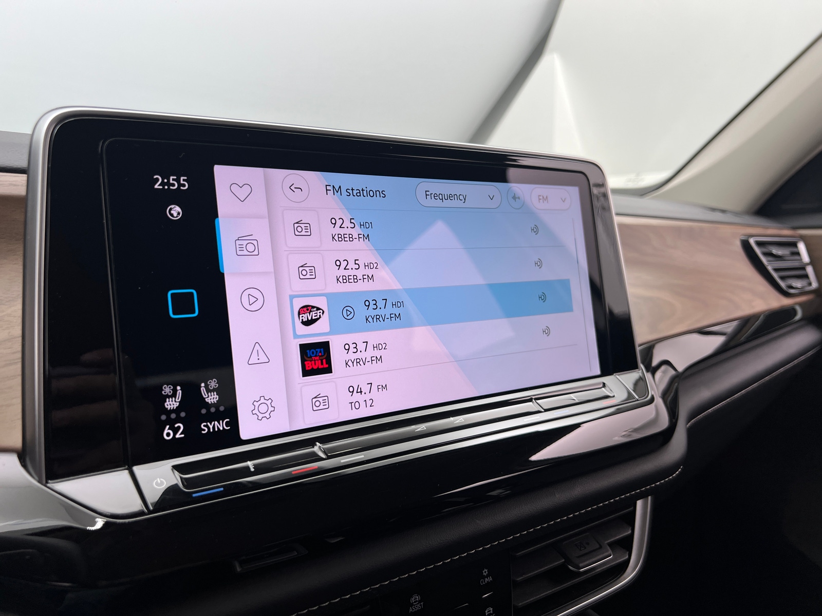 Thumbnail: 2024 Volkswagen Atlas - 3