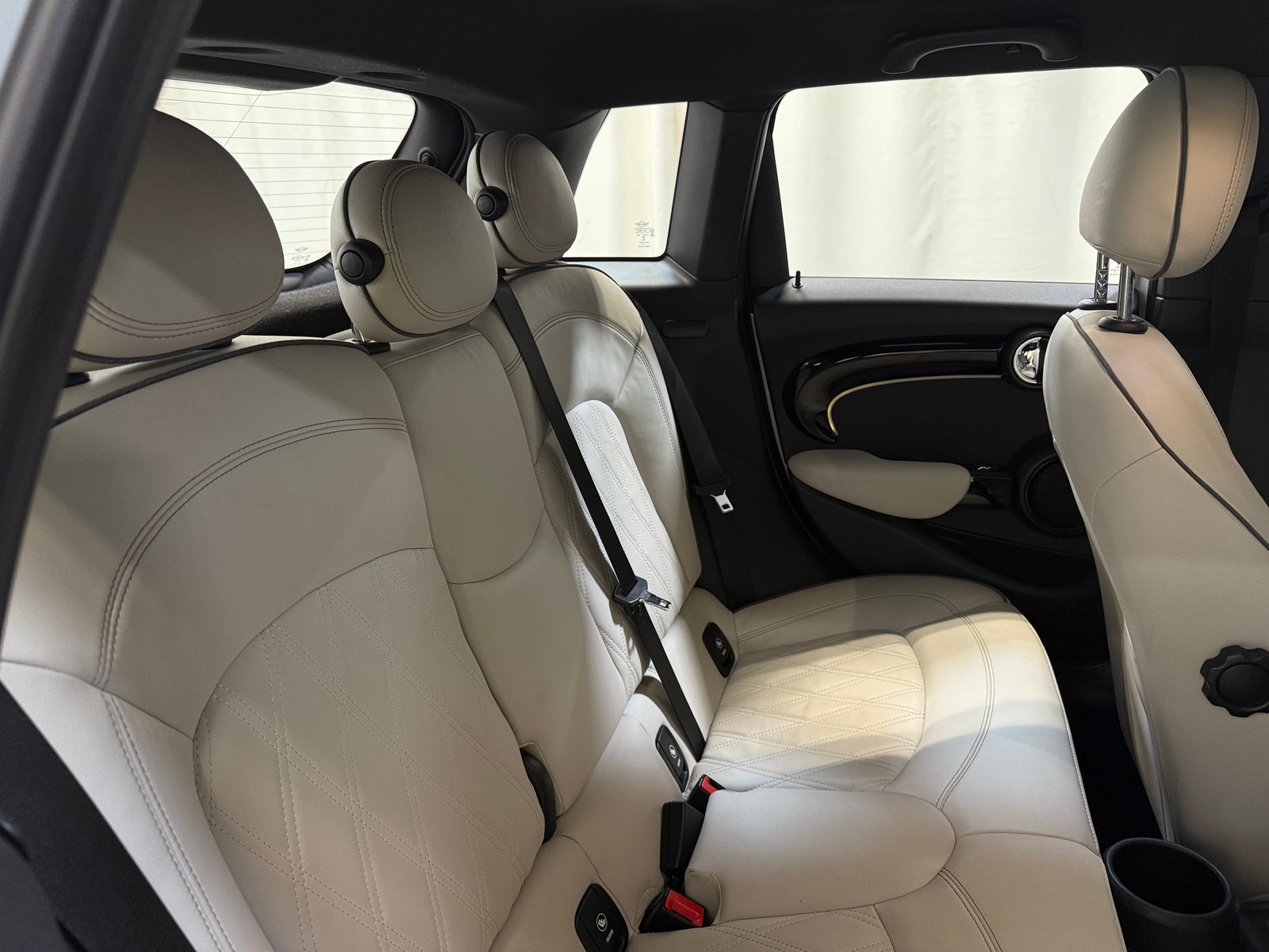 Thumbnail: 2022 MINI Cooper Hardtop - 5