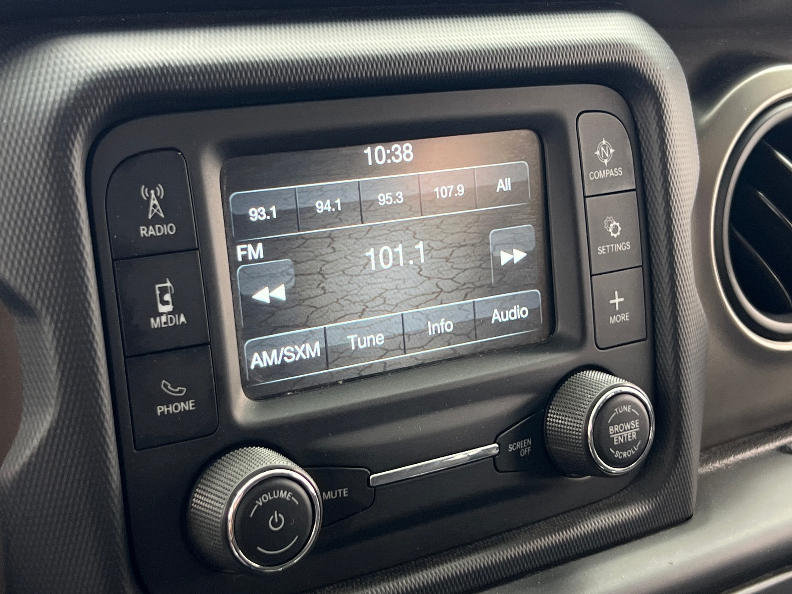Thumbnail: 2019 Jeep Wrangler - 4