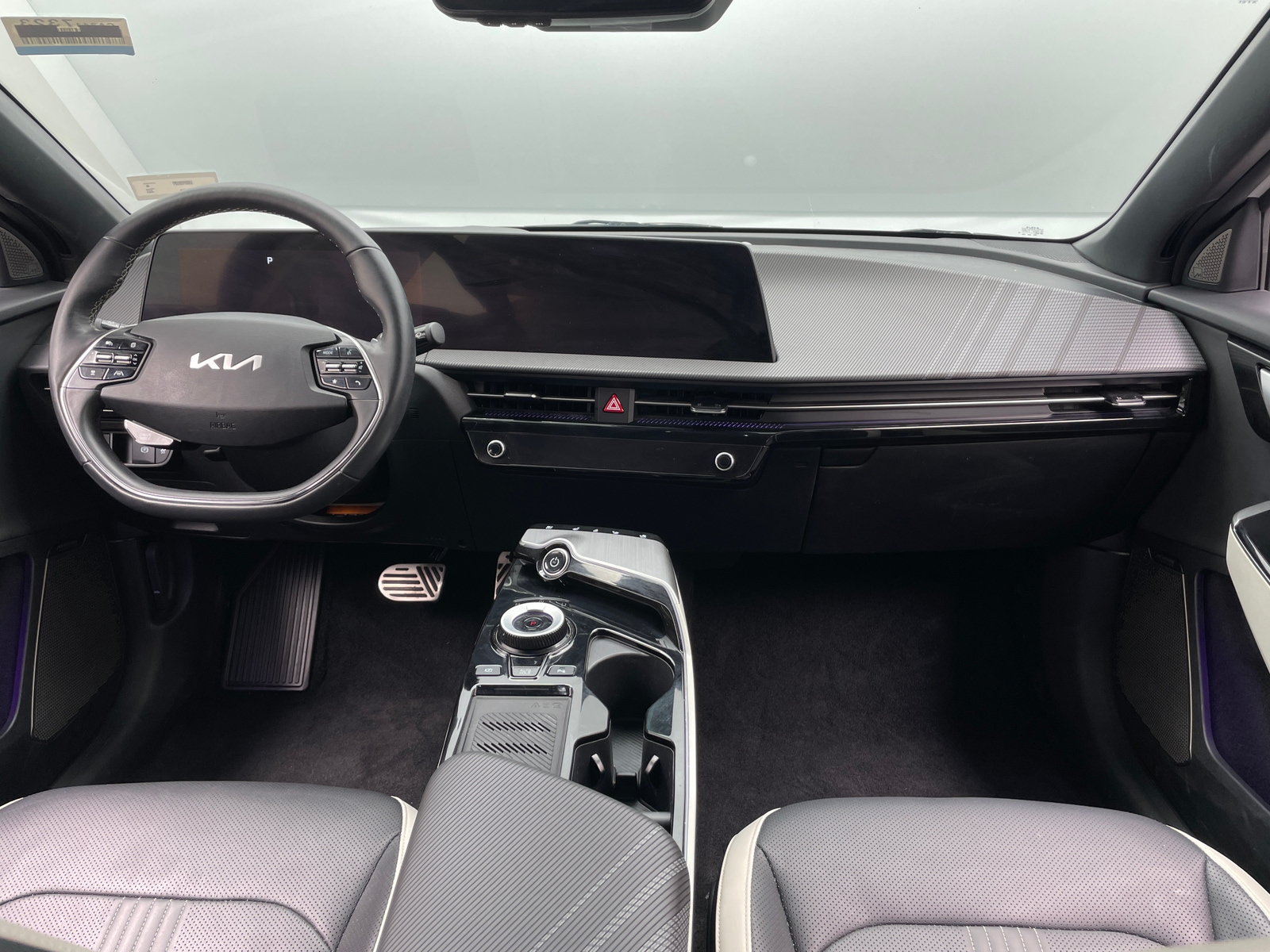 Thumbnail: 2023 Kia EV6 - 2