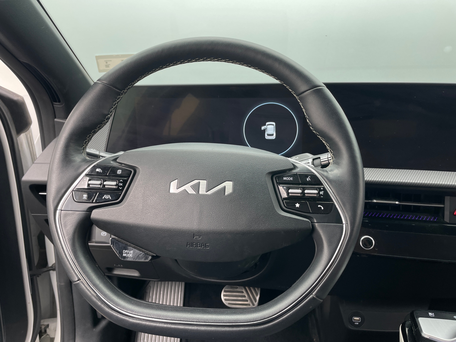 Thumbnail: 2023 Kia EV6 - 4