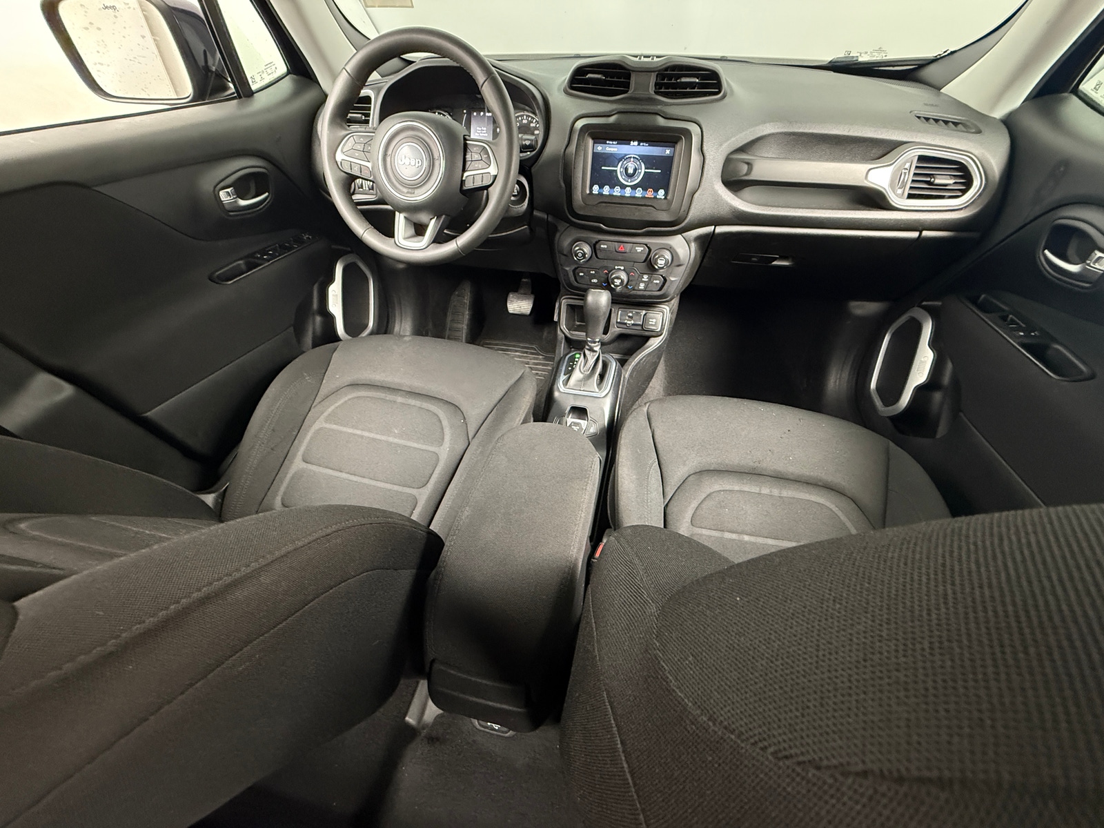 Thumbnail: 2019 Jeep Renegade - 3