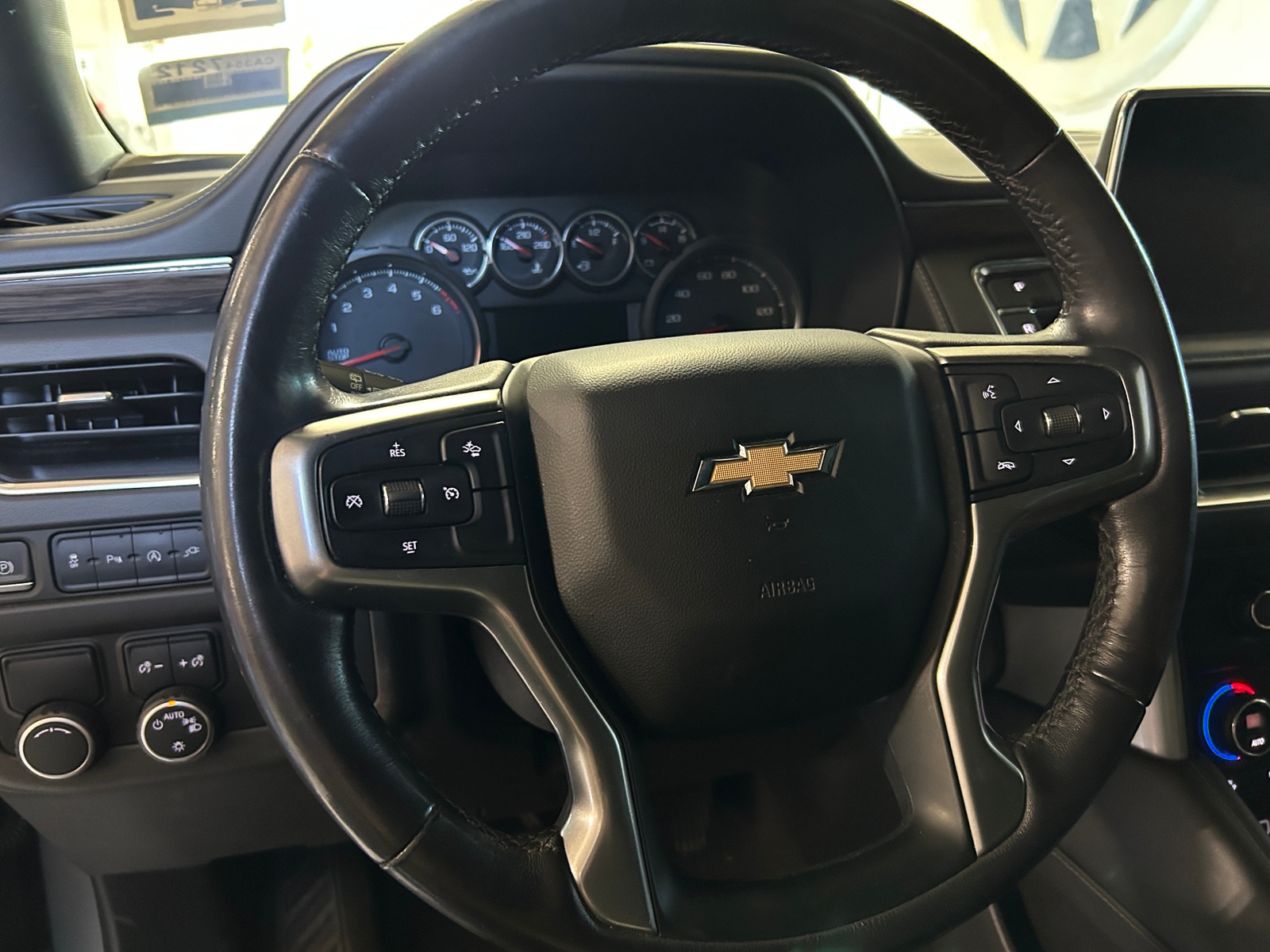 Thumbnail: 2021 Chevrolet Tahoe - 4