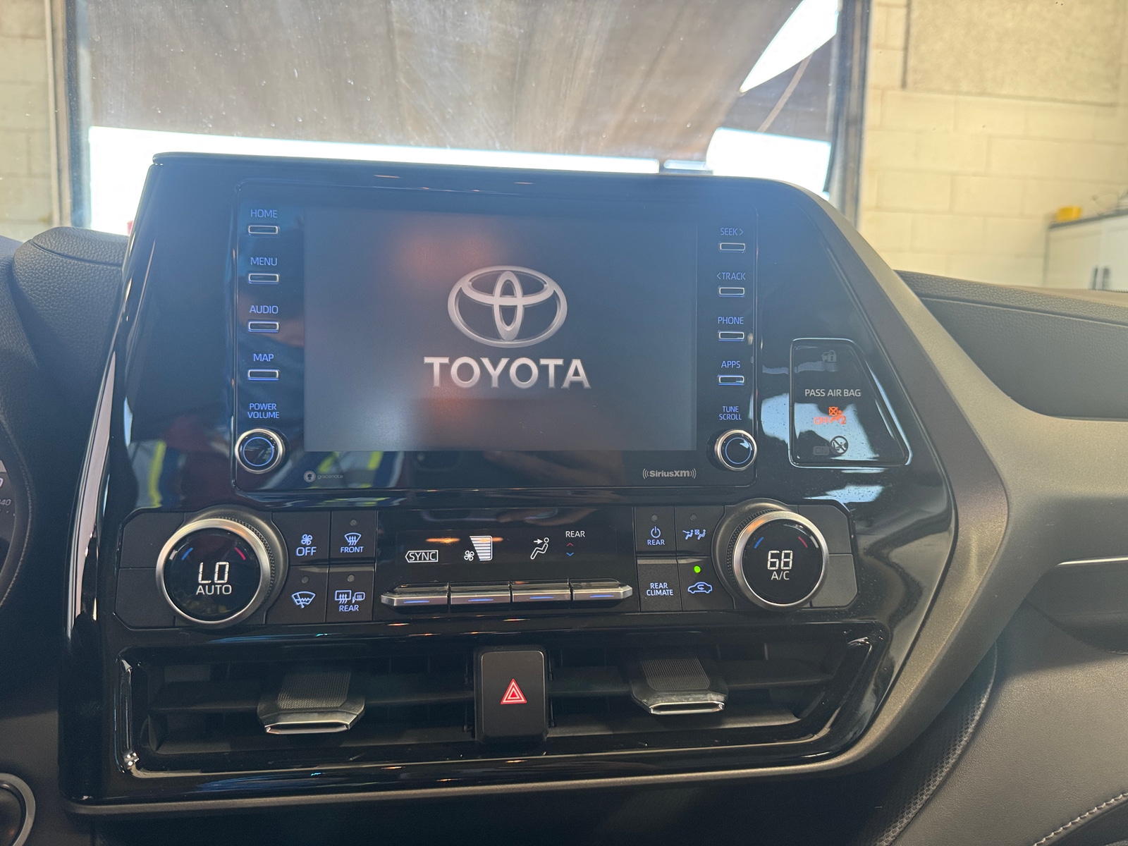 Thumbnail: 2021 Toyota Highlander - 4