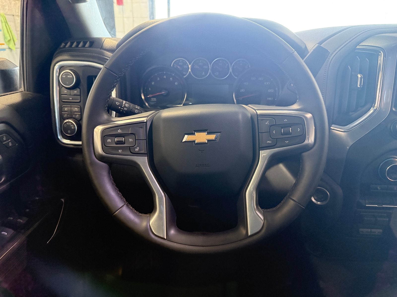Thumbnail: 2023 Chevrolet Silverado 2500 - 5