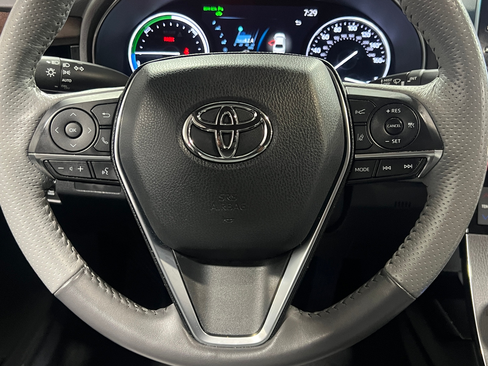 Thumbnail: 2021 Toyota Avalon - 4