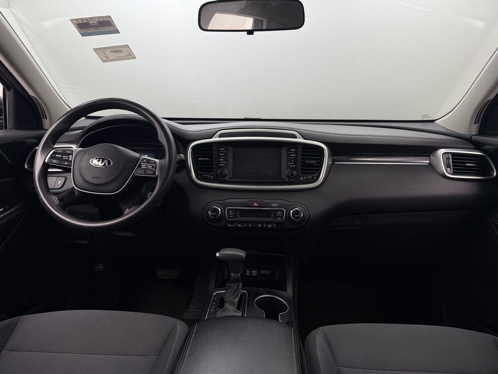 Thumbnail: 2019 Kia Sorento - 3