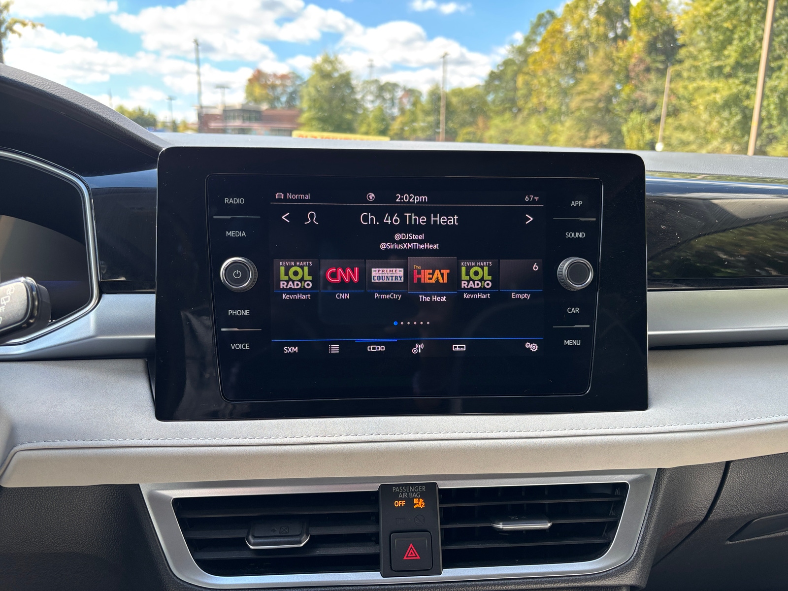 Thumbnail: 2025 Volkswagen Taos - 4