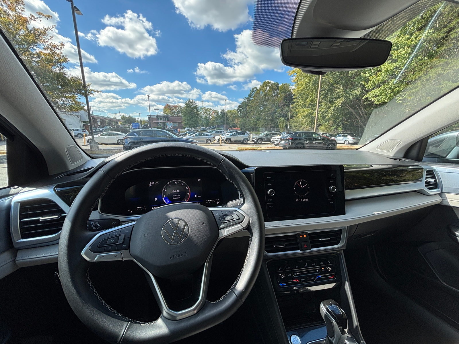 Thumbnail: 2025 Volkswagen Taos - 3