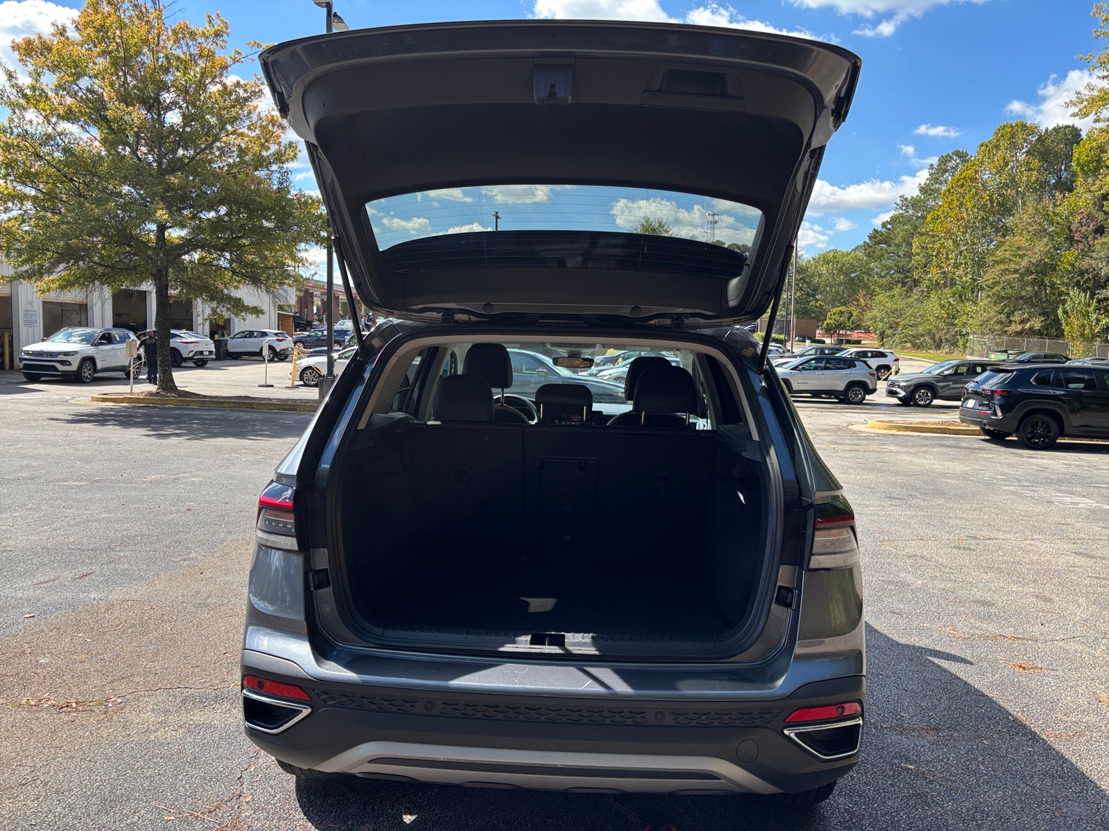 Thumbnail: 2025 Volkswagen Taos - 6