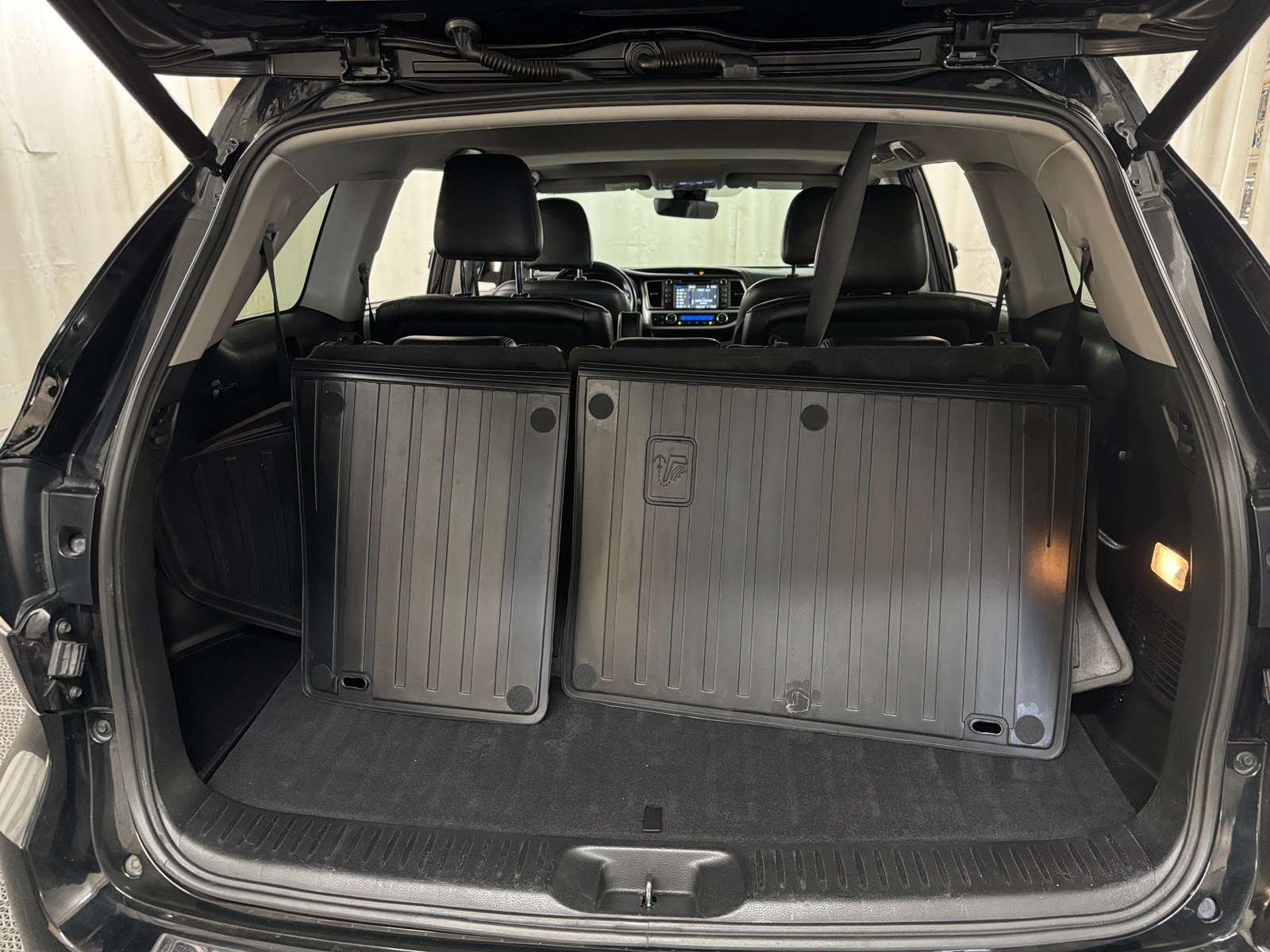 Thumbnail: 2018 Toyota Highlander - 6