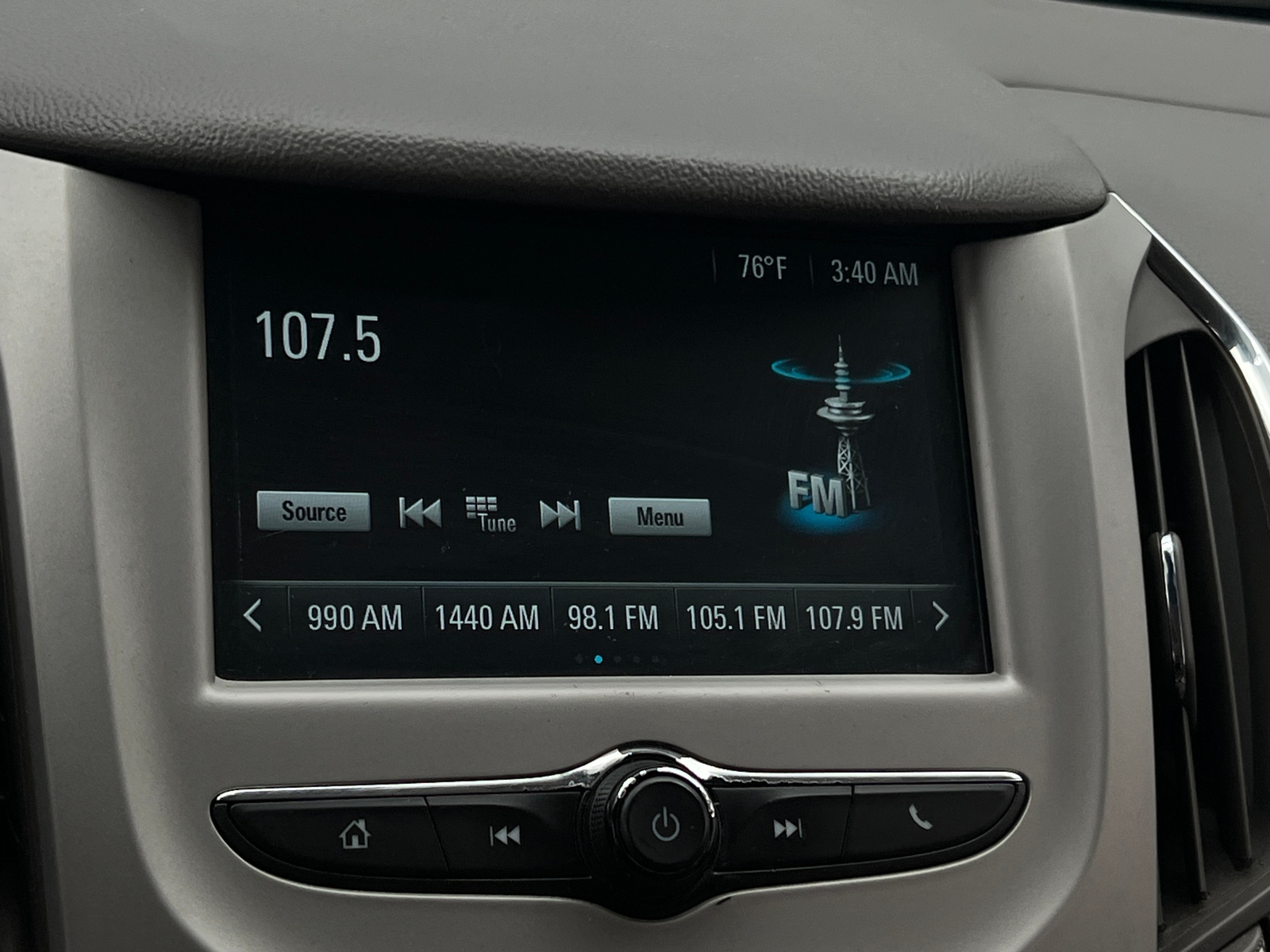 Thumbnail: 2018 Chevrolet Cruze - 4