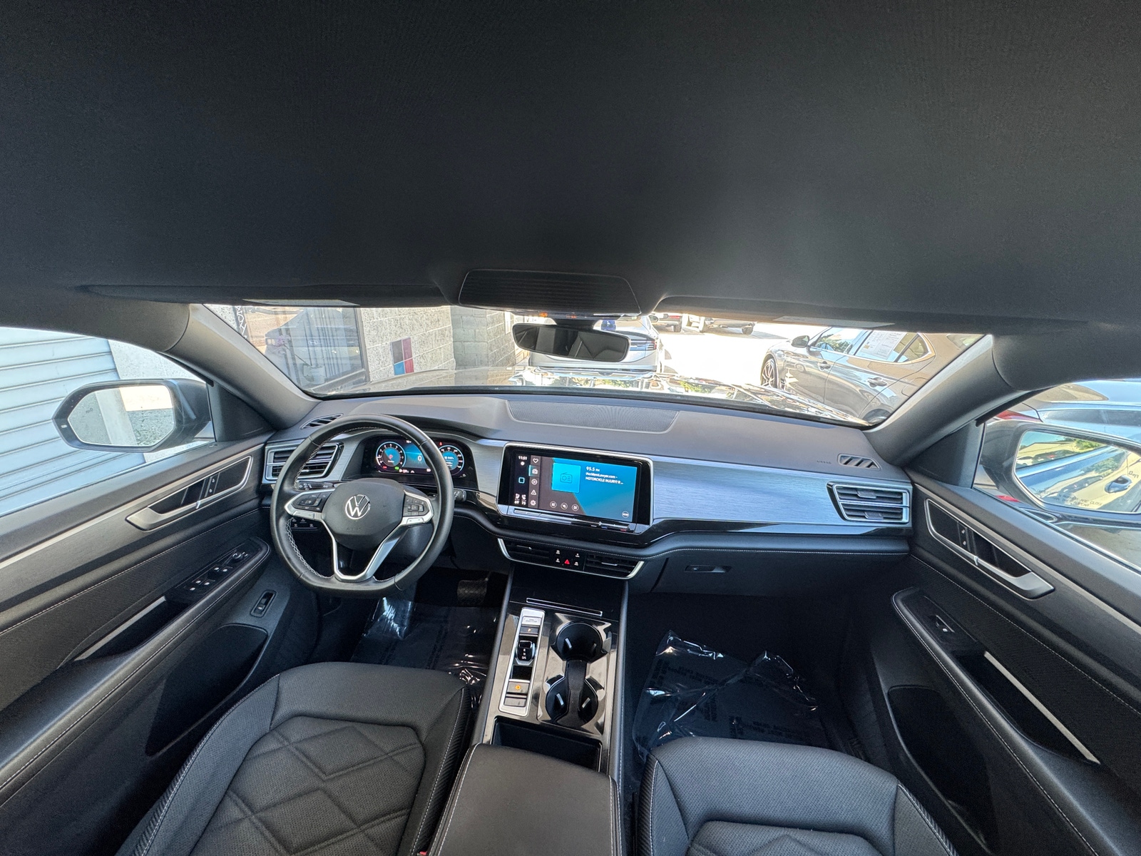 Thumbnail: 2025 Volkswagen Atlas - 3