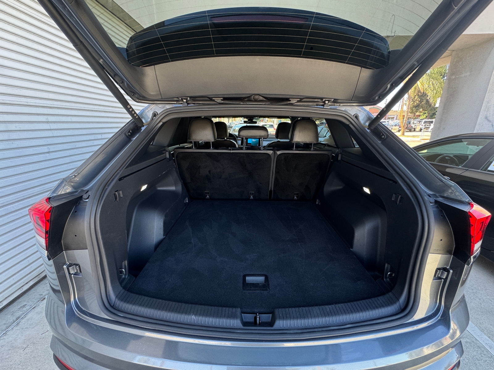 Thumbnail: 2025 Volkswagen Atlas - 6