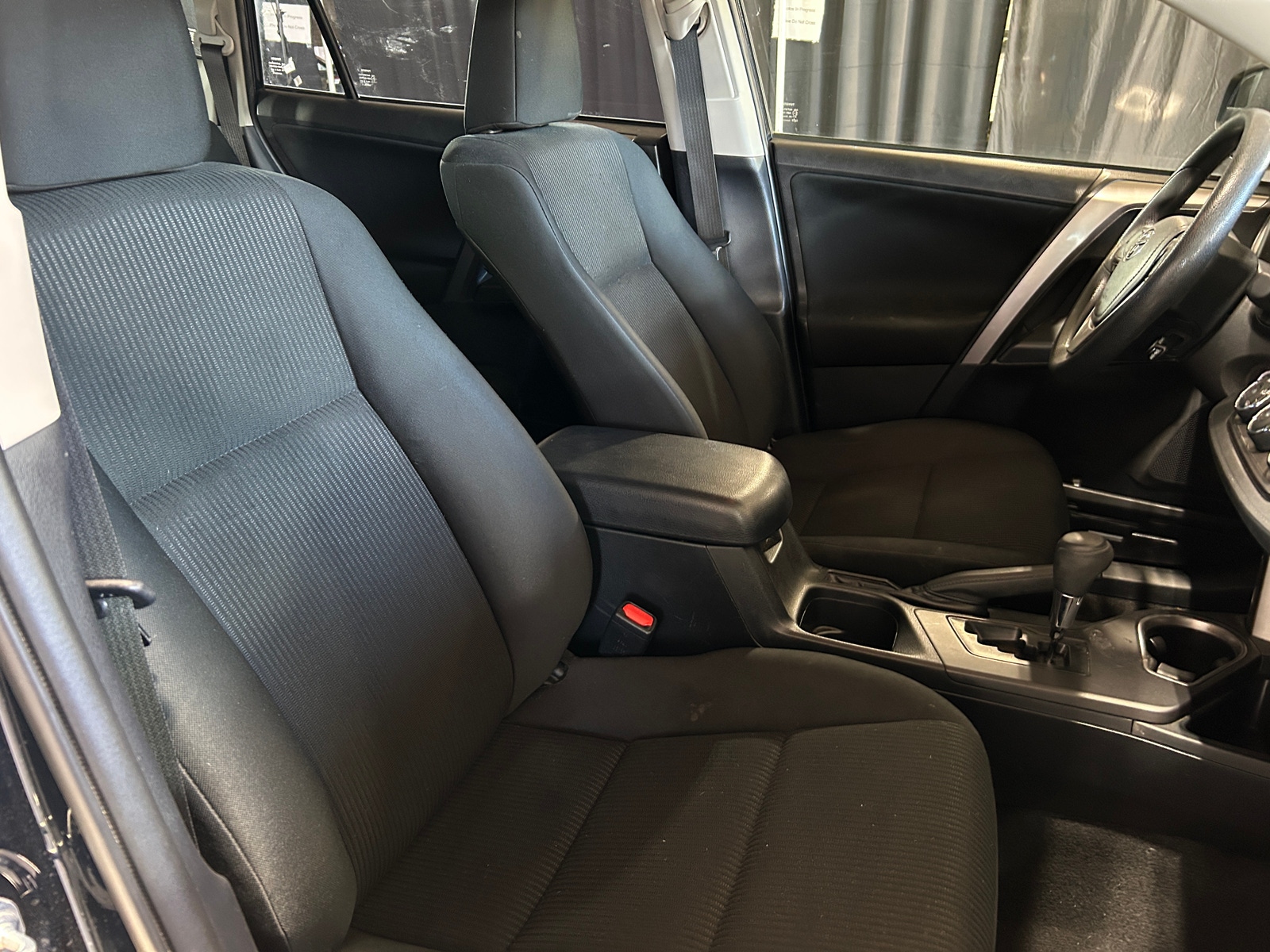 Thumbnail: 2018 Toyota RAV4 - 2