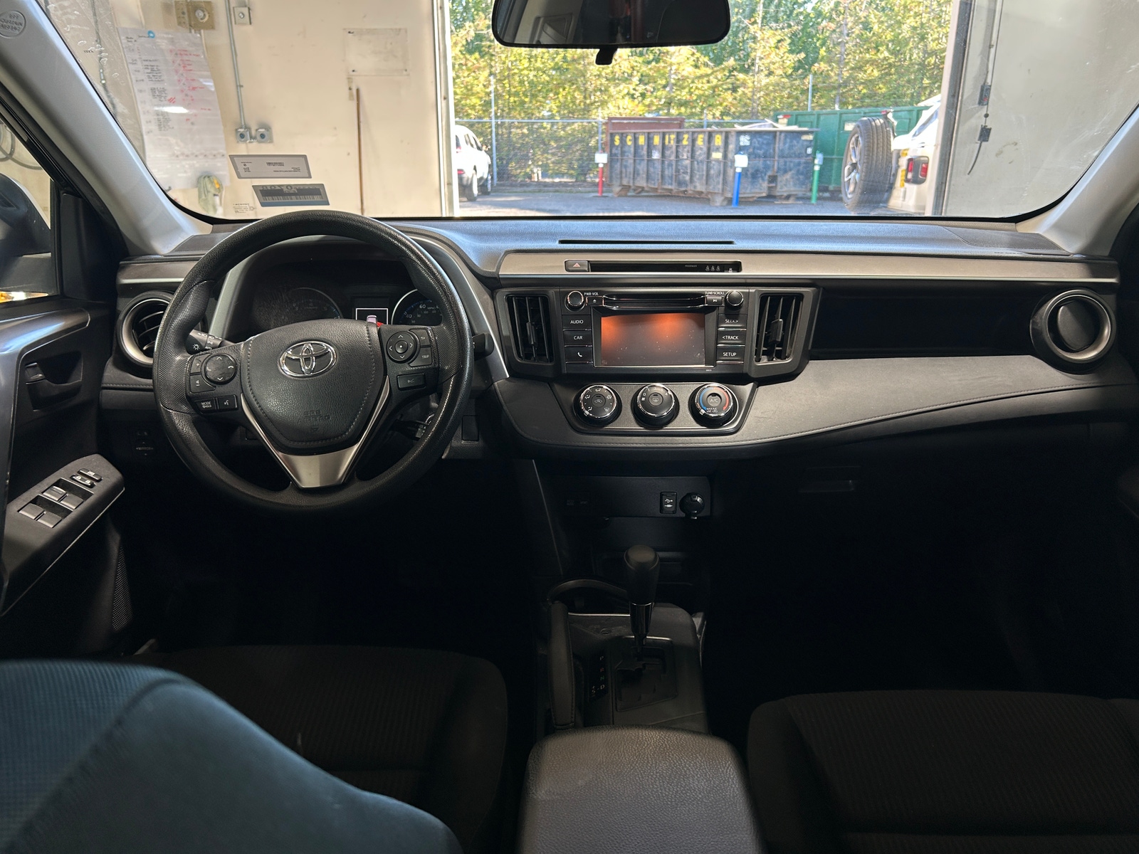 Thumbnail: 2018 Toyota RAV4 - 3