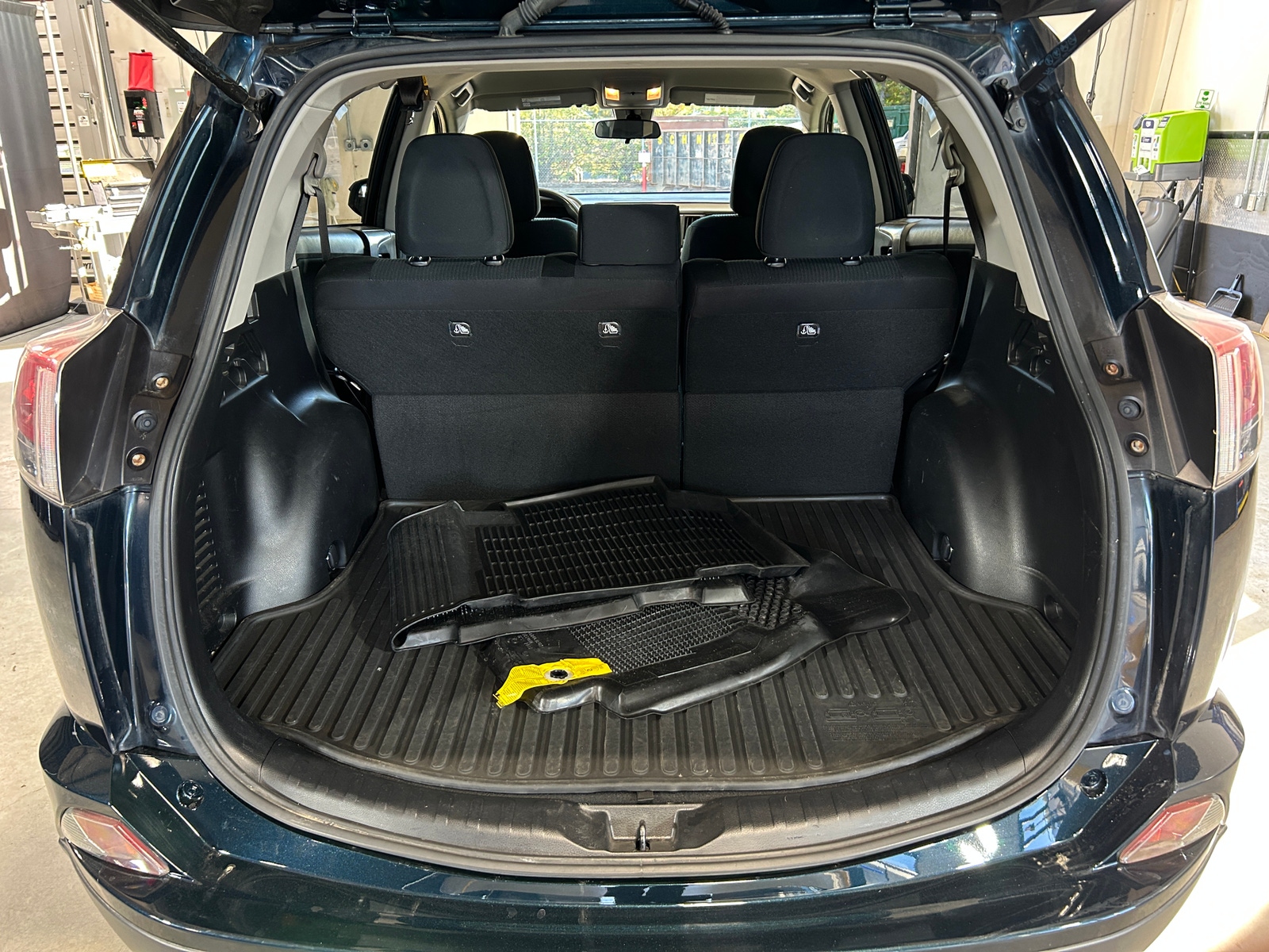 Thumbnail: 2018 Toyota RAV4 - 7