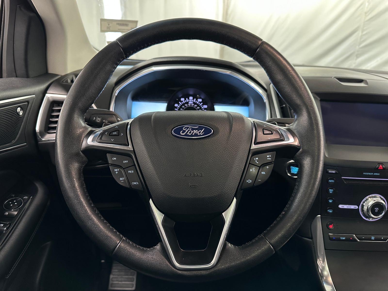 Thumbnail: 2019 Ford Edge - 4