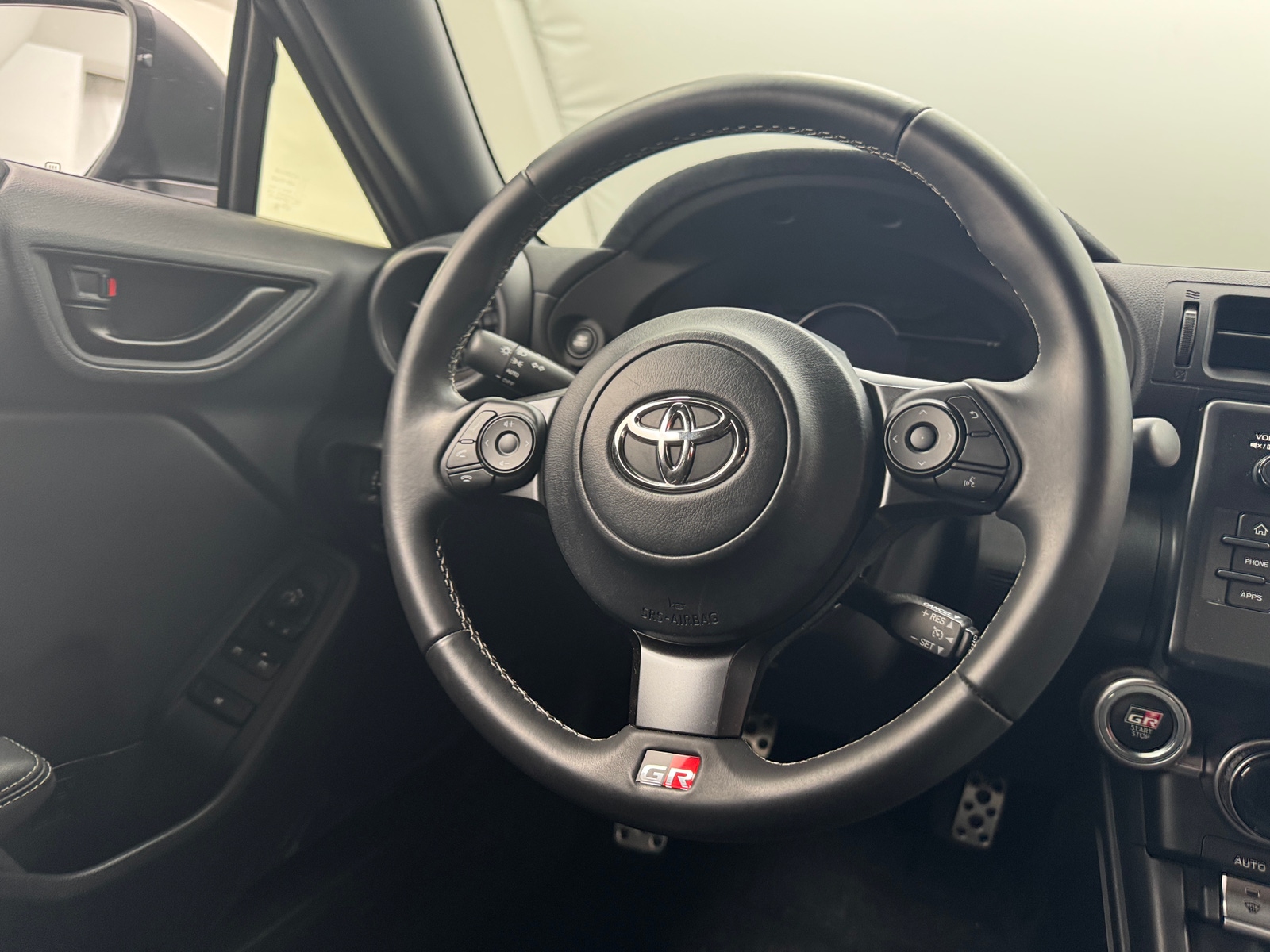 Thumbnail: 2023 Toyota GR86 - 3