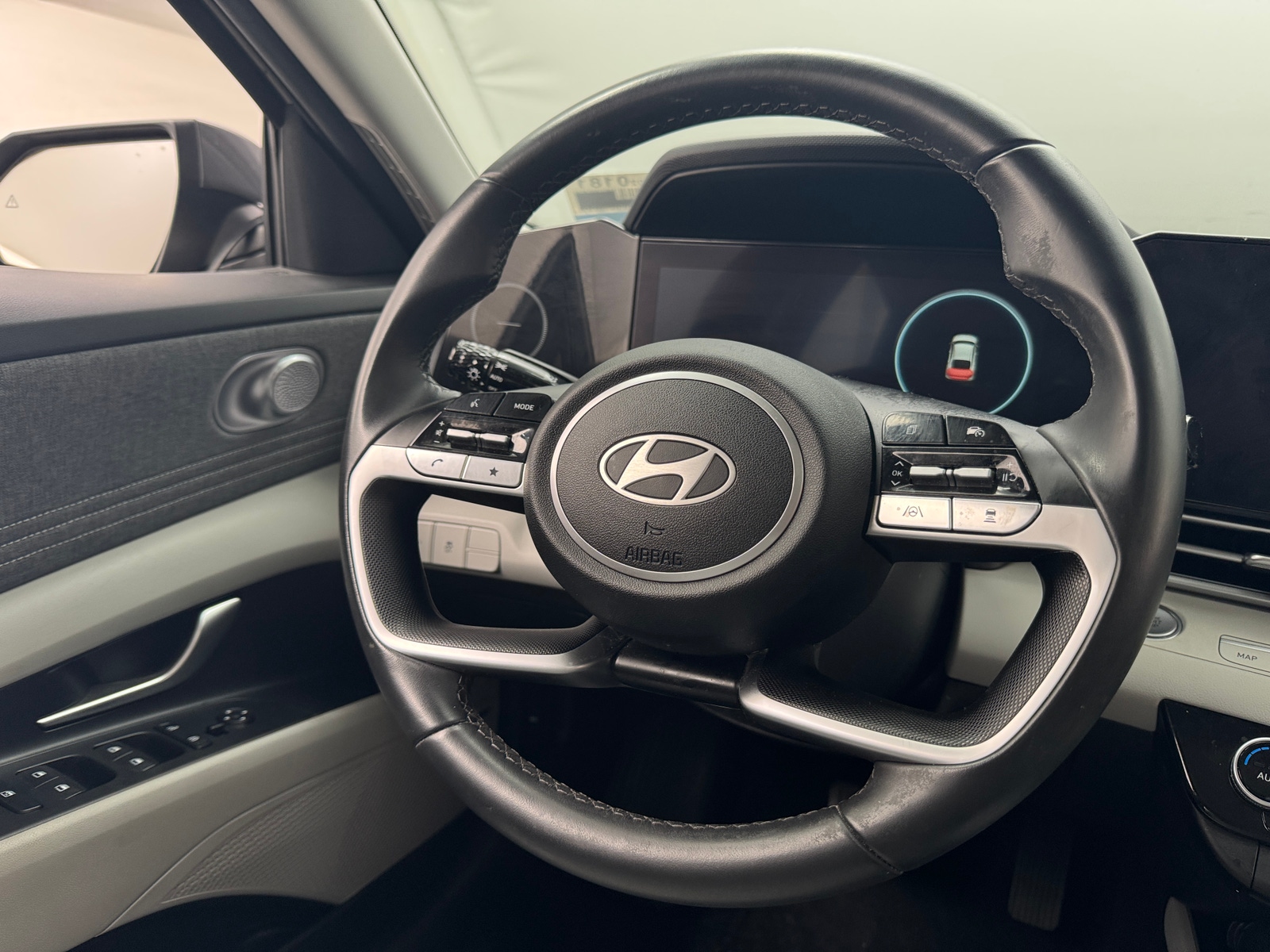 Thumbnail: 2024 Hyundai Elantra - 4