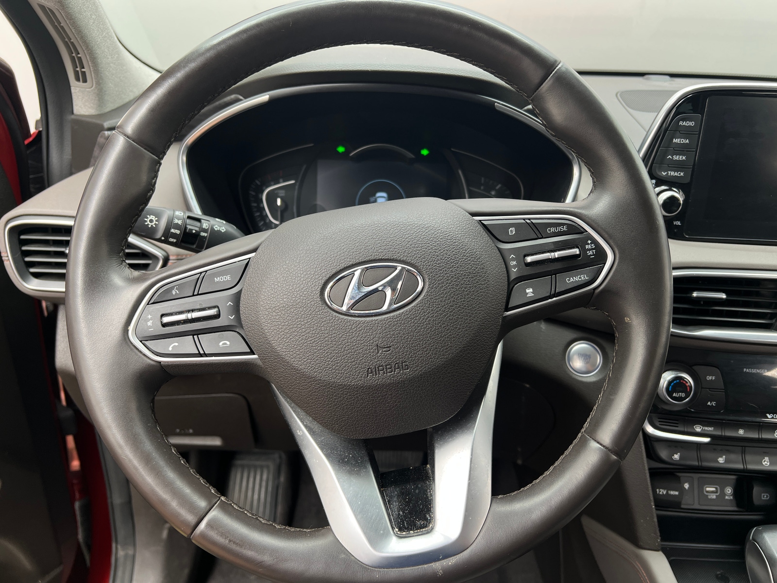 Thumbnail: 2019 Hyundai Santa Fe - 4