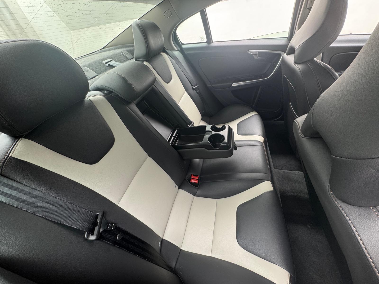 Thumbnail: 2016 Volvo S60 - 5