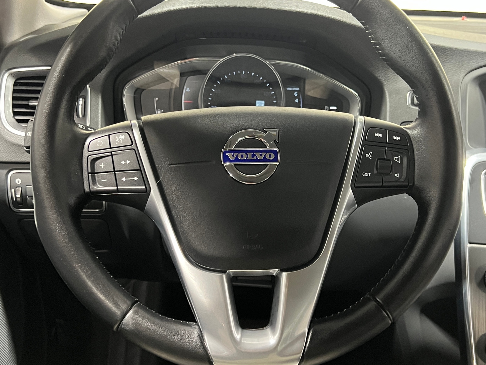 Thumbnail: 2016 Volvo S60 - 4