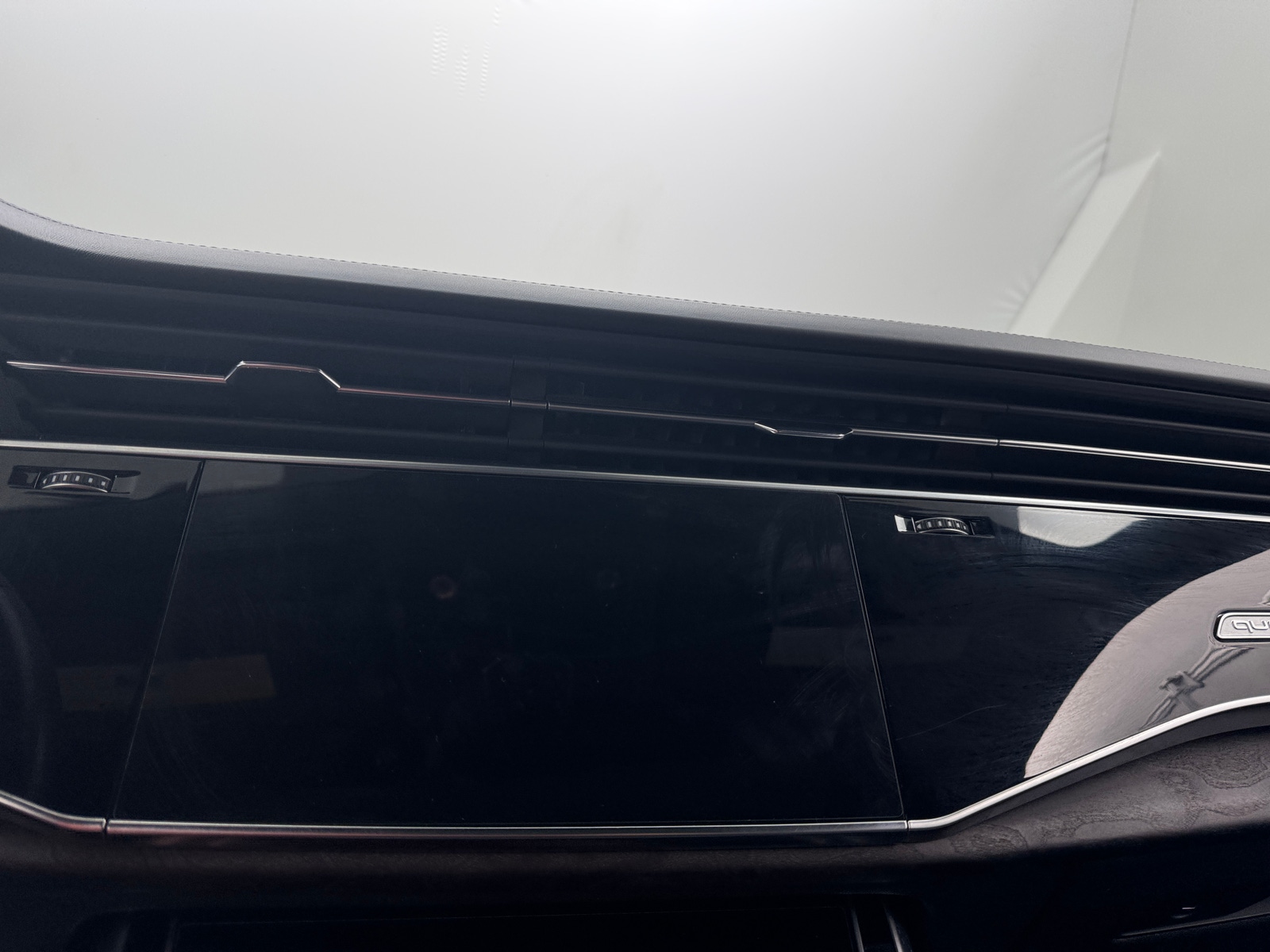 Thumbnail: 2020 Audi Q8 - 3