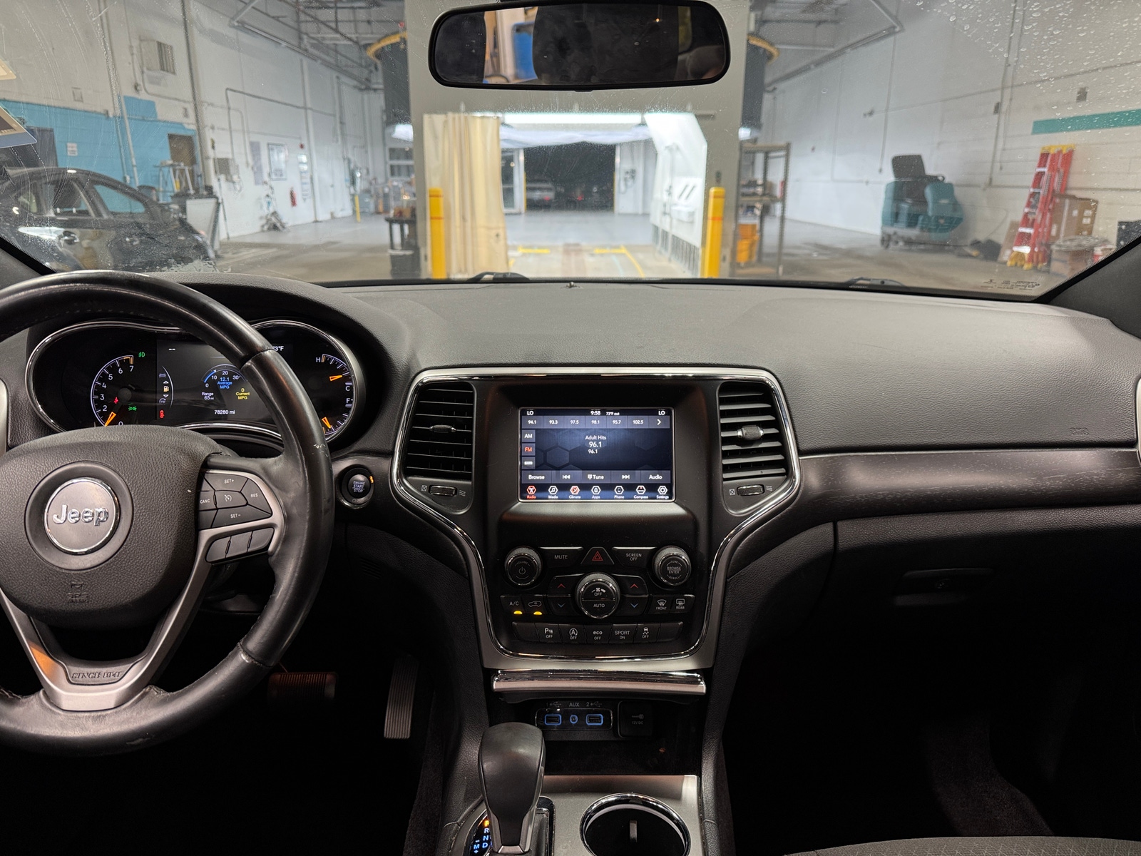 Thumbnail: 2018 Jeep Grand Cherokee - 3