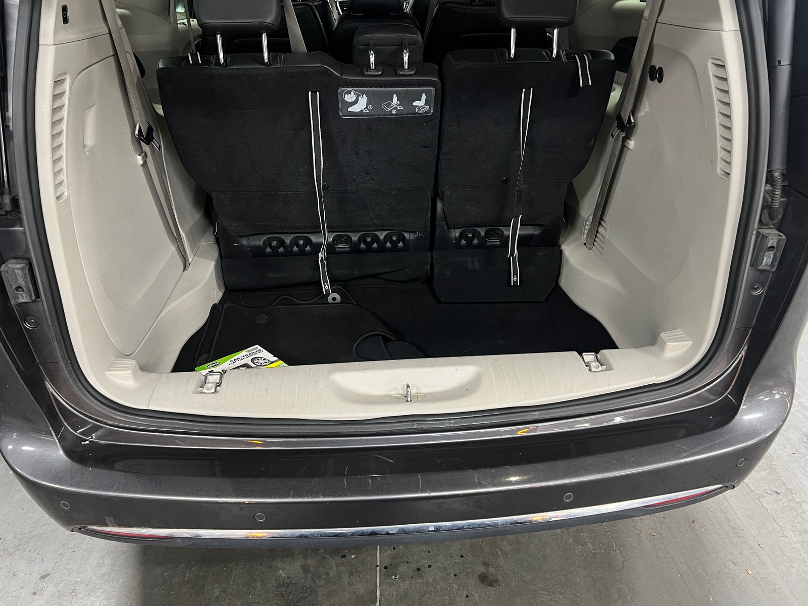 Thumbnail: 2018 Chrysler Pacifica - 6