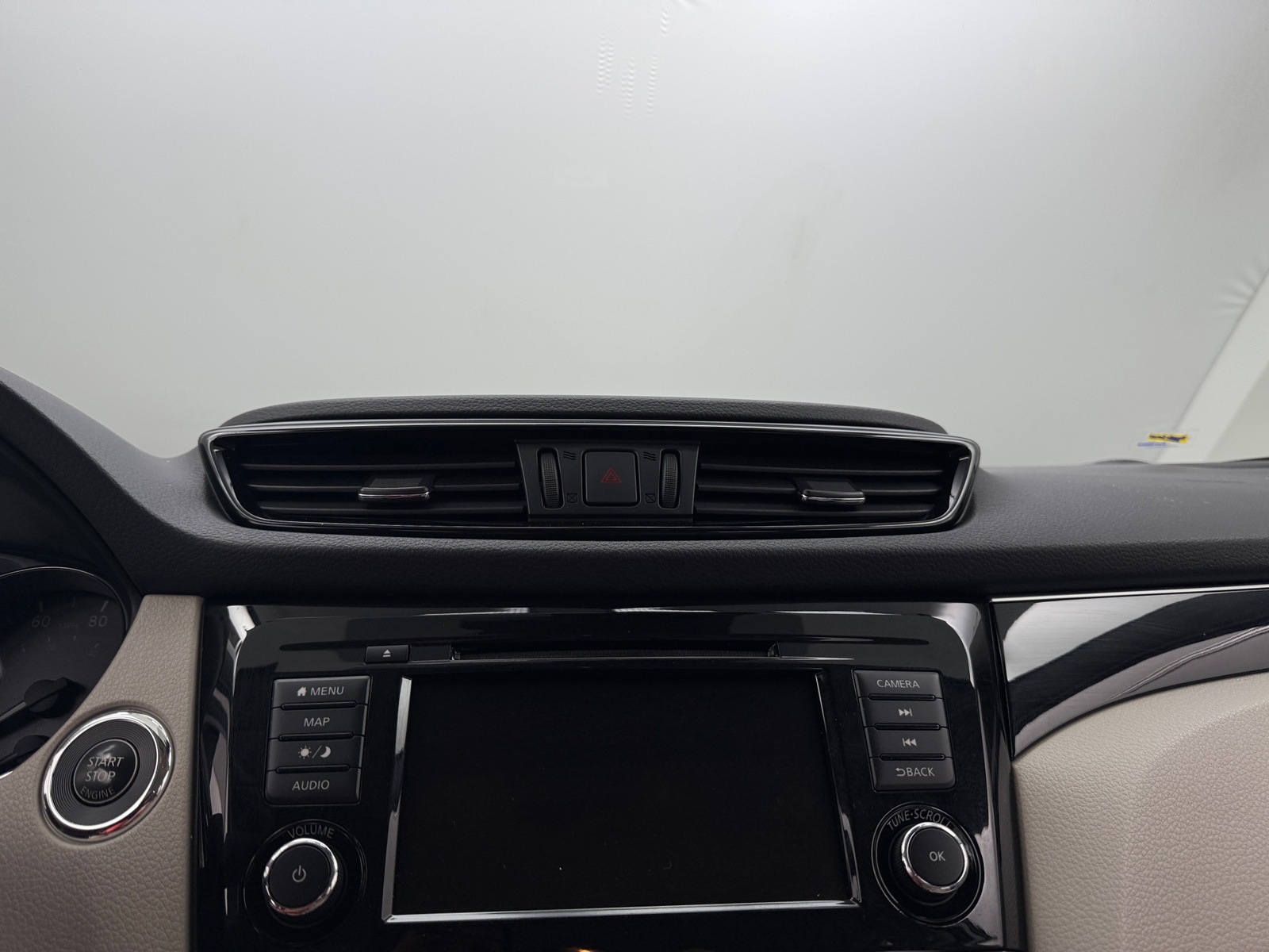 Thumbnail: 2019 Nissan Rogue Sport - 3