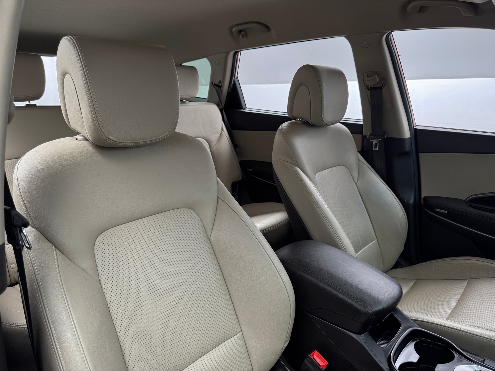 Thumbnail: 2017 Hyundai Santa Fe - 2