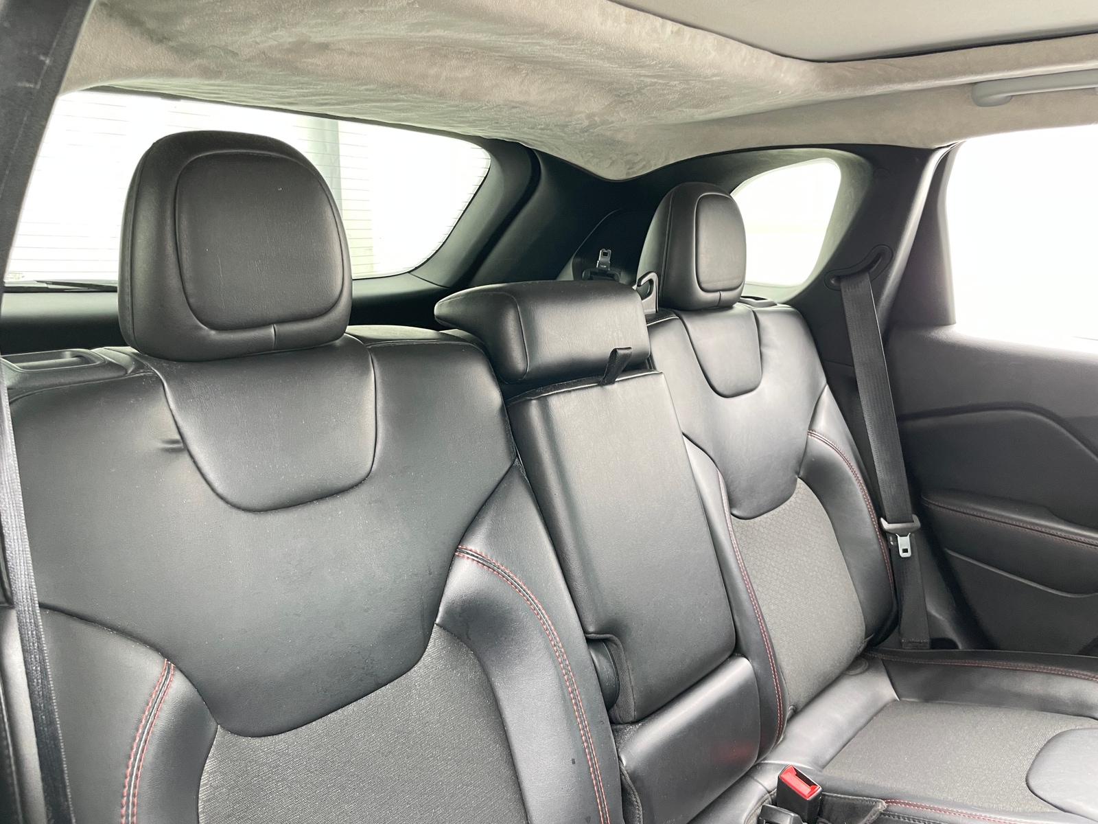 Thumbnail: 2020 Jeep Cherokee - 6