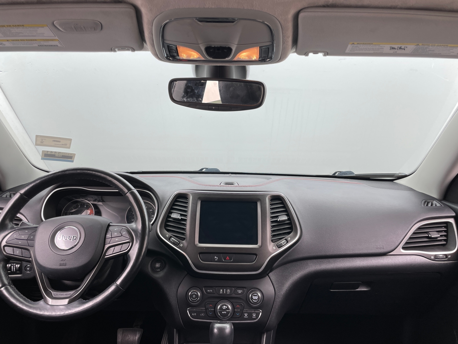 Thumbnail: 2020 Jeep Cherokee - 3