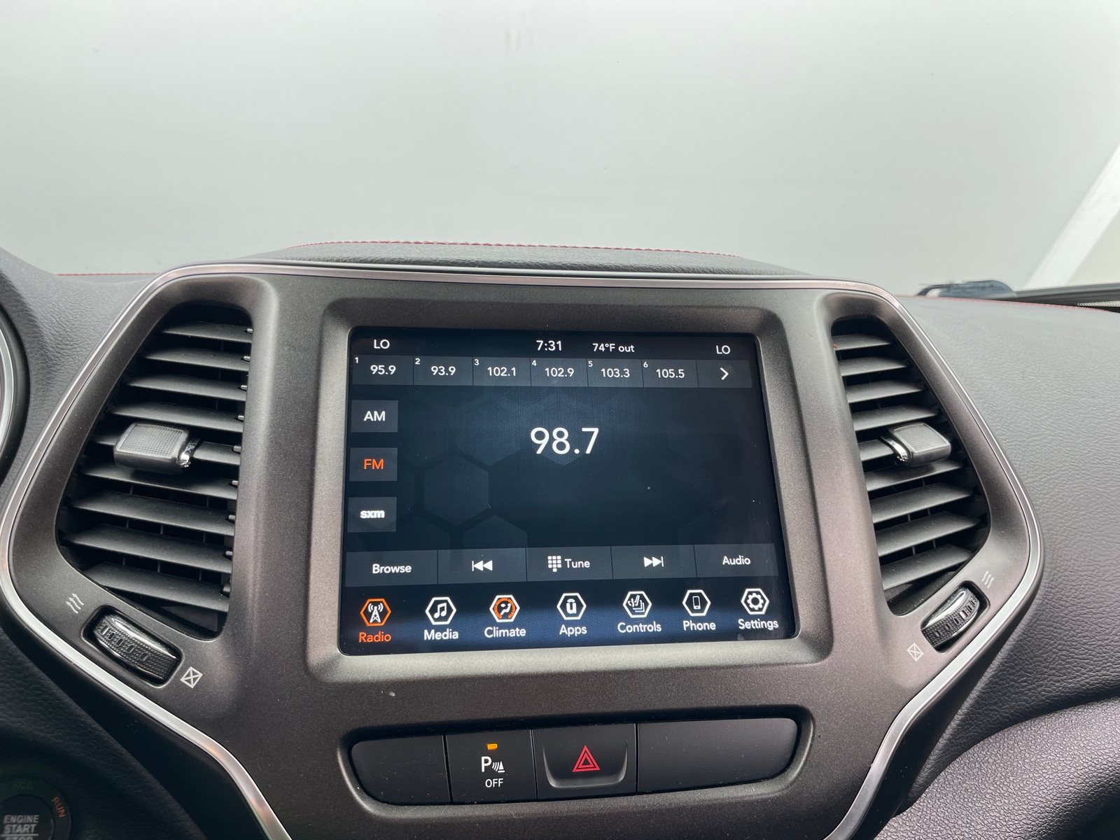 Thumbnail: 2020 Jeep Cherokee - 4