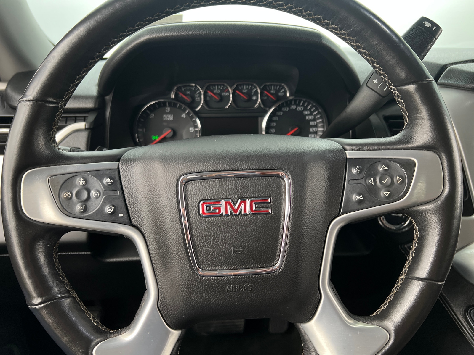 Thumbnail: 2015 GMC Yukon - 4