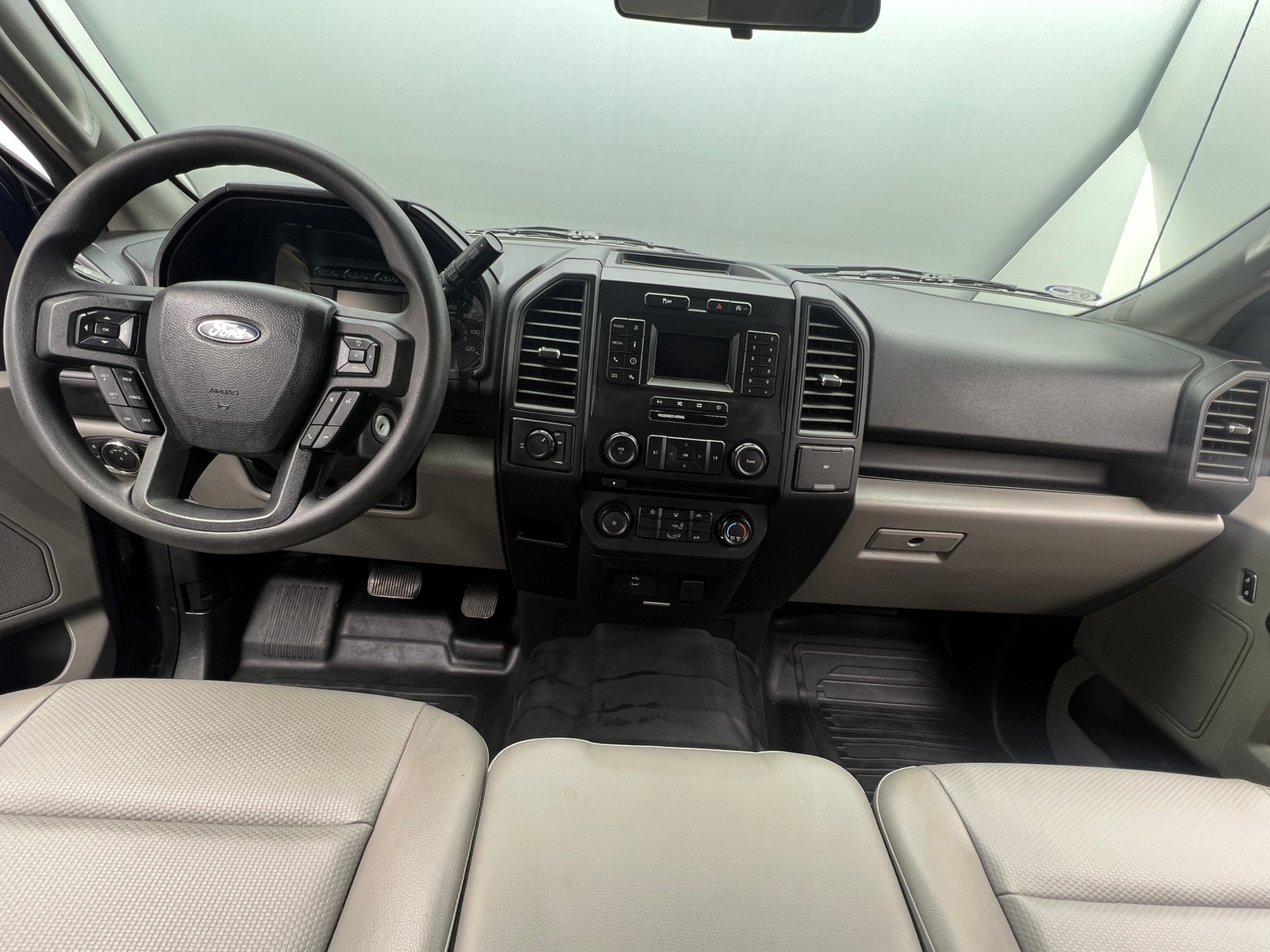 Thumbnail: 2018 Ford Econoline - 3
