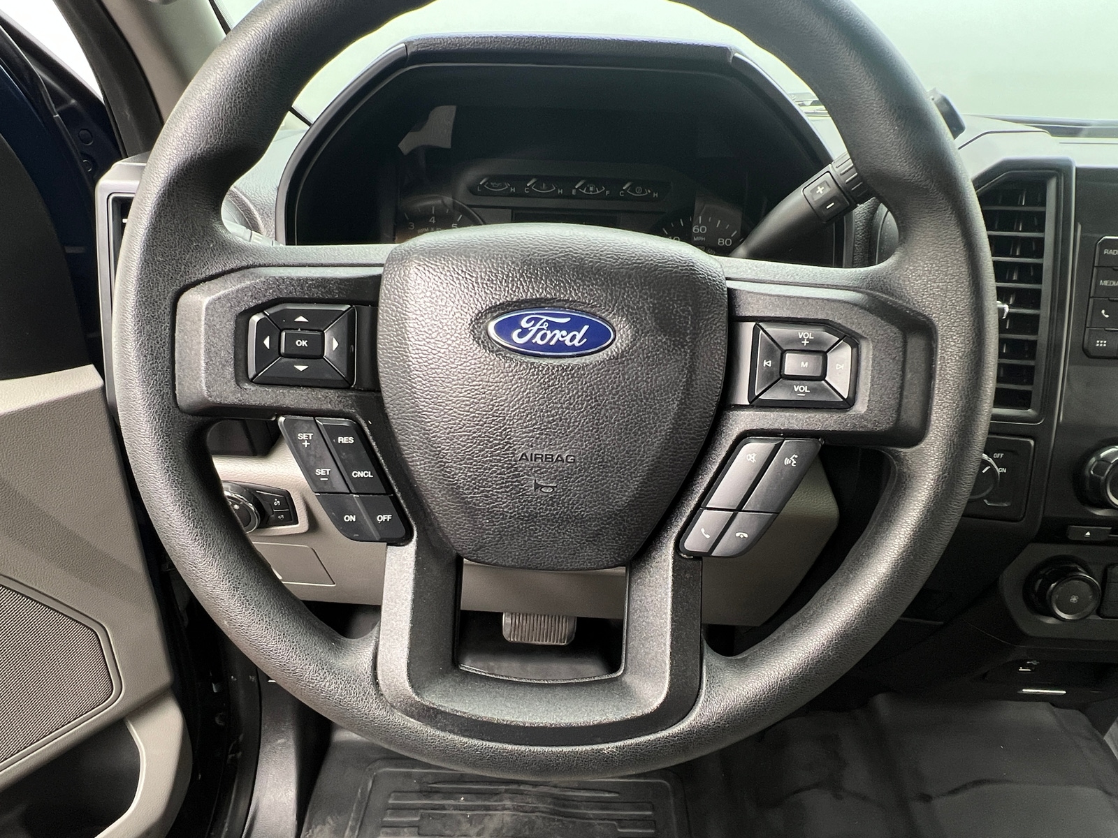 Thumbnail: 2018 Ford Econoline - 5