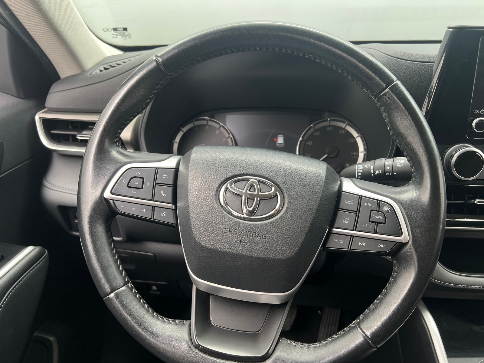 Thumbnail: 2023 Toyota Highlander - 5