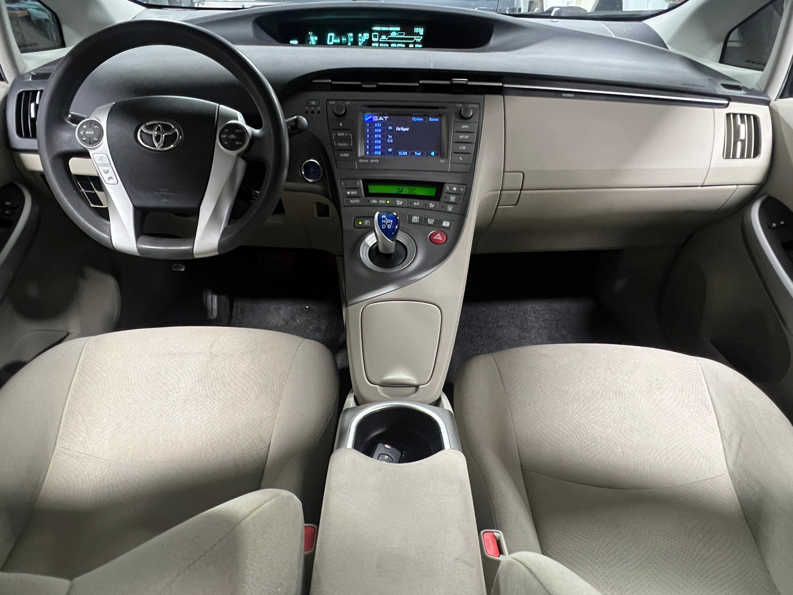 Thumbnail: 2015 Toyota Prius - 3