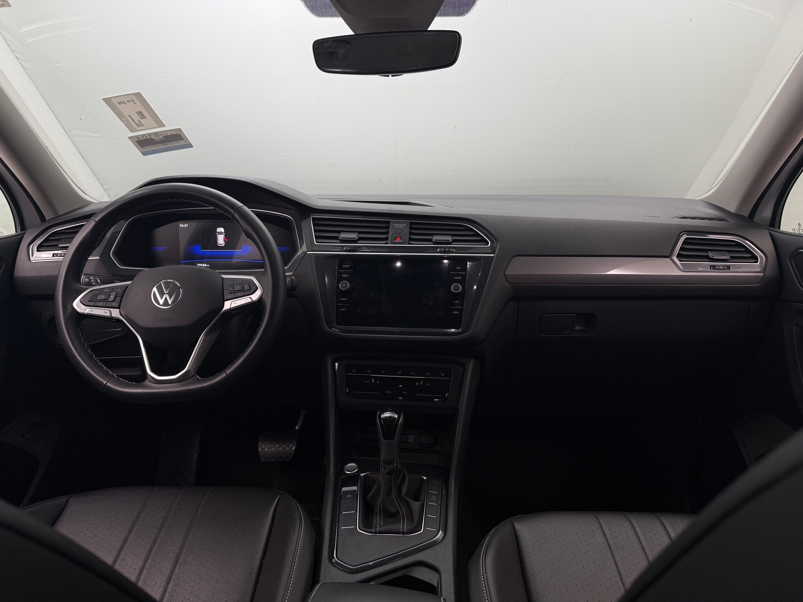 Thumbnail: 2024 Volkswagen Tiguan - 2