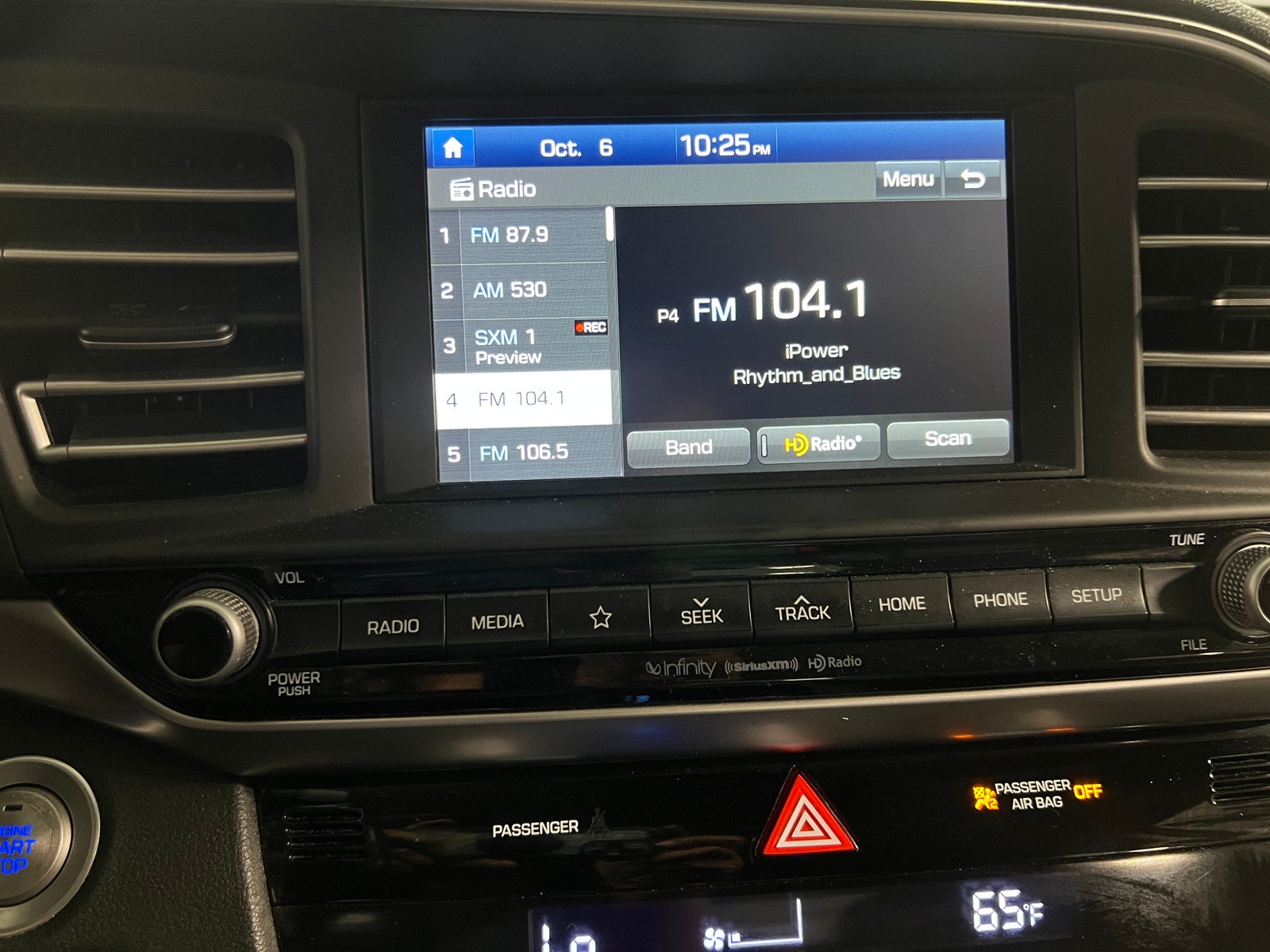 Thumbnail: 2019 Hyundai Elantra - 3