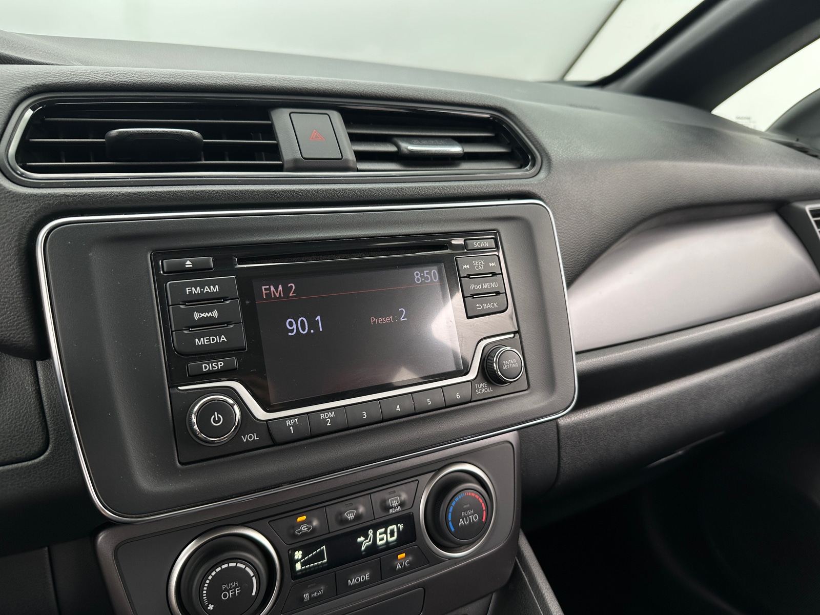 Thumbnail: 2019 Nissan Leaf - 4