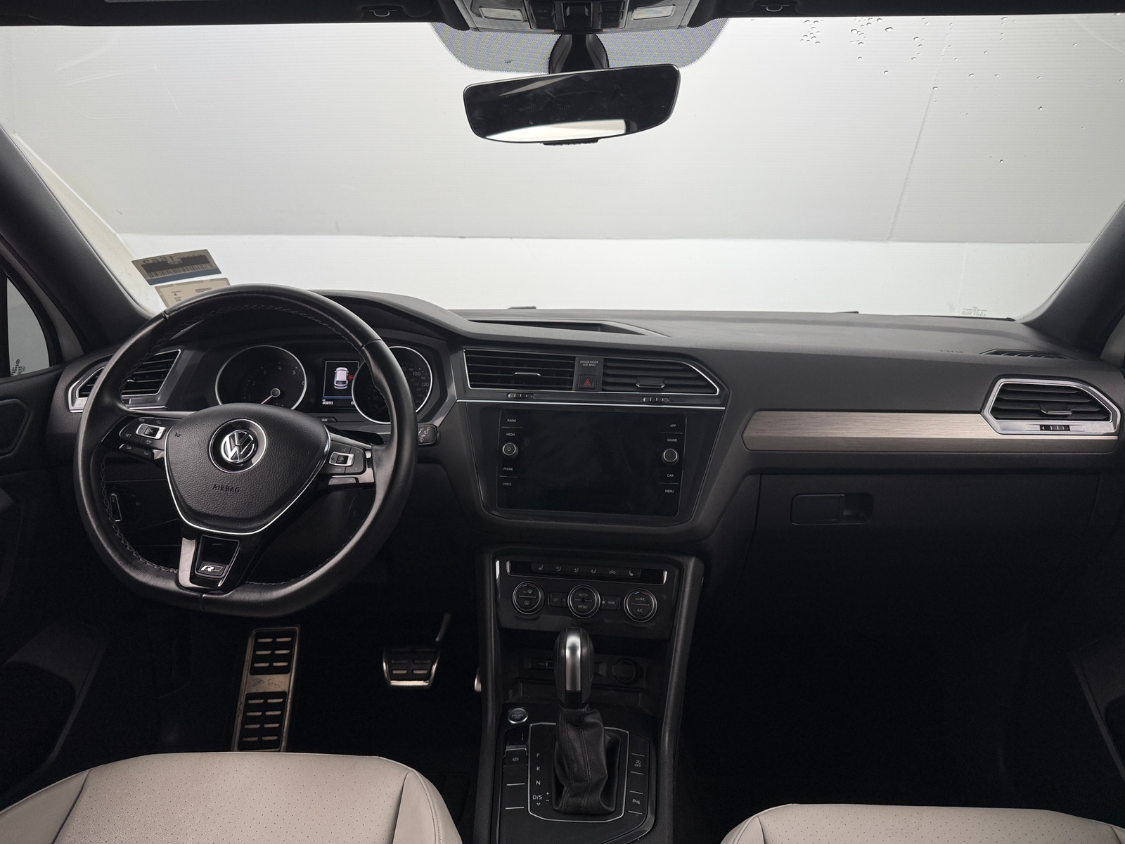Thumbnail: 2020 Volkswagen Tiguan - 2