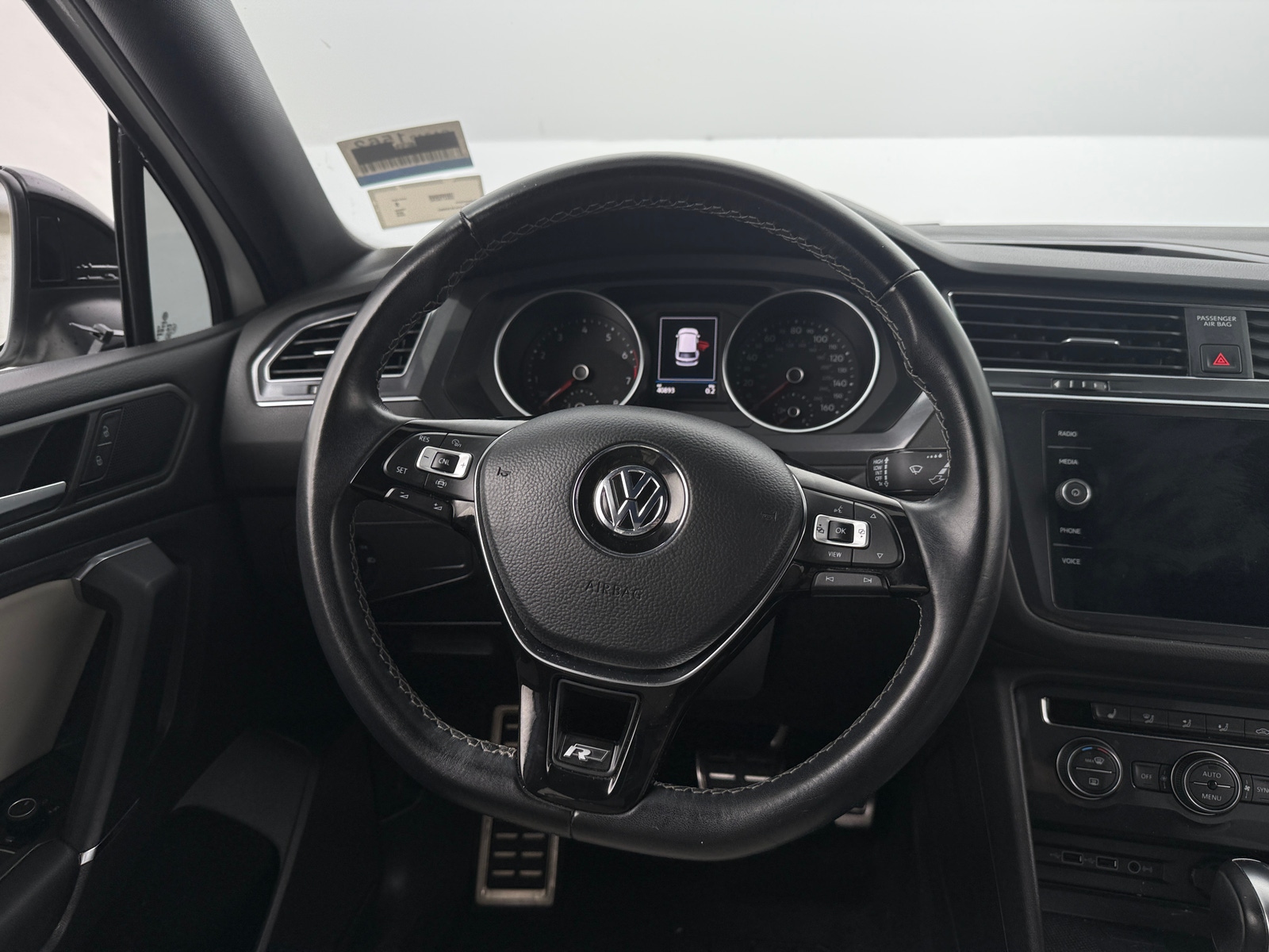 Thumbnail: 2020 Volkswagen Tiguan - 4