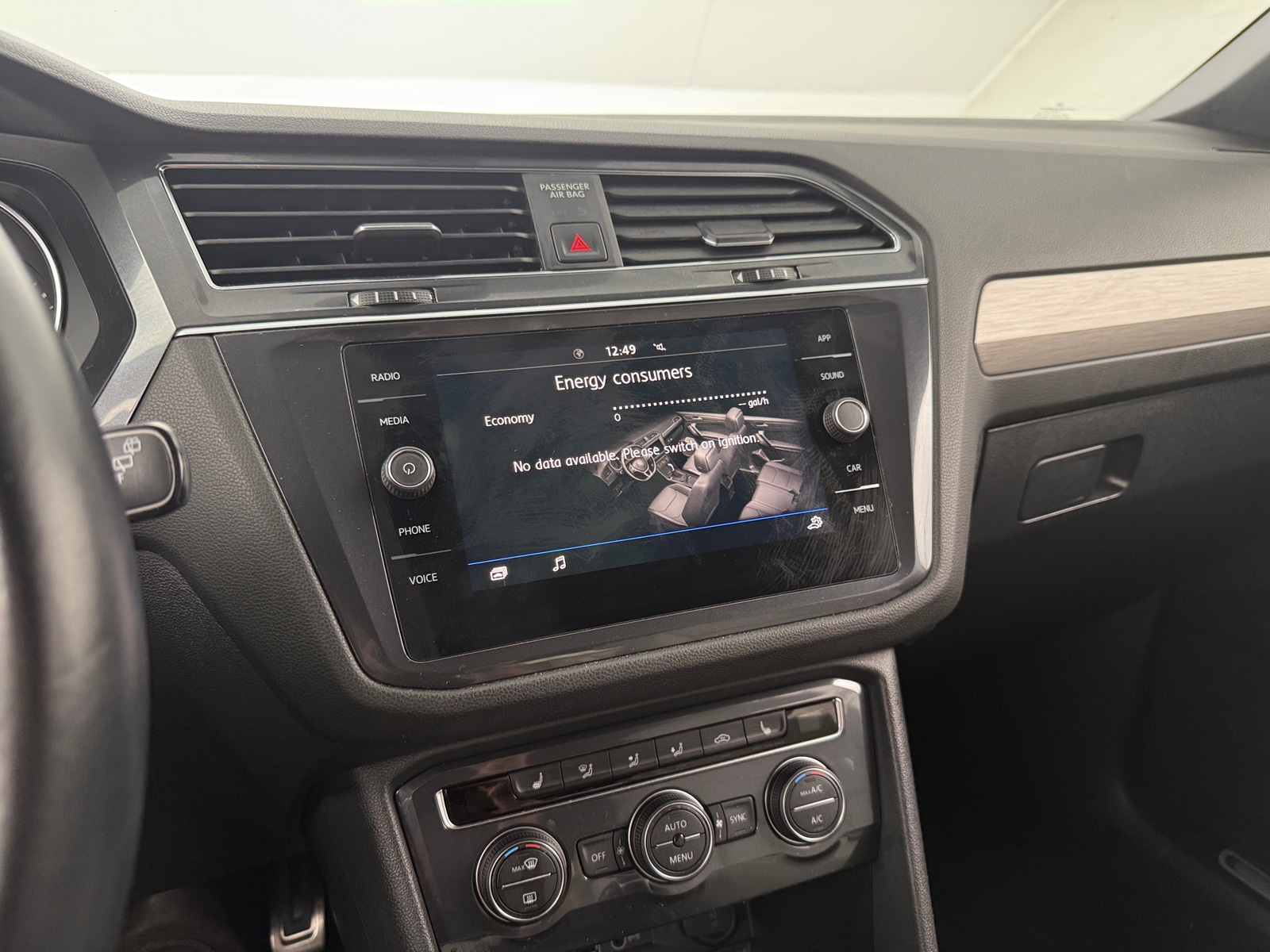Thumbnail: 2020 Volkswagen Tiguan - 3