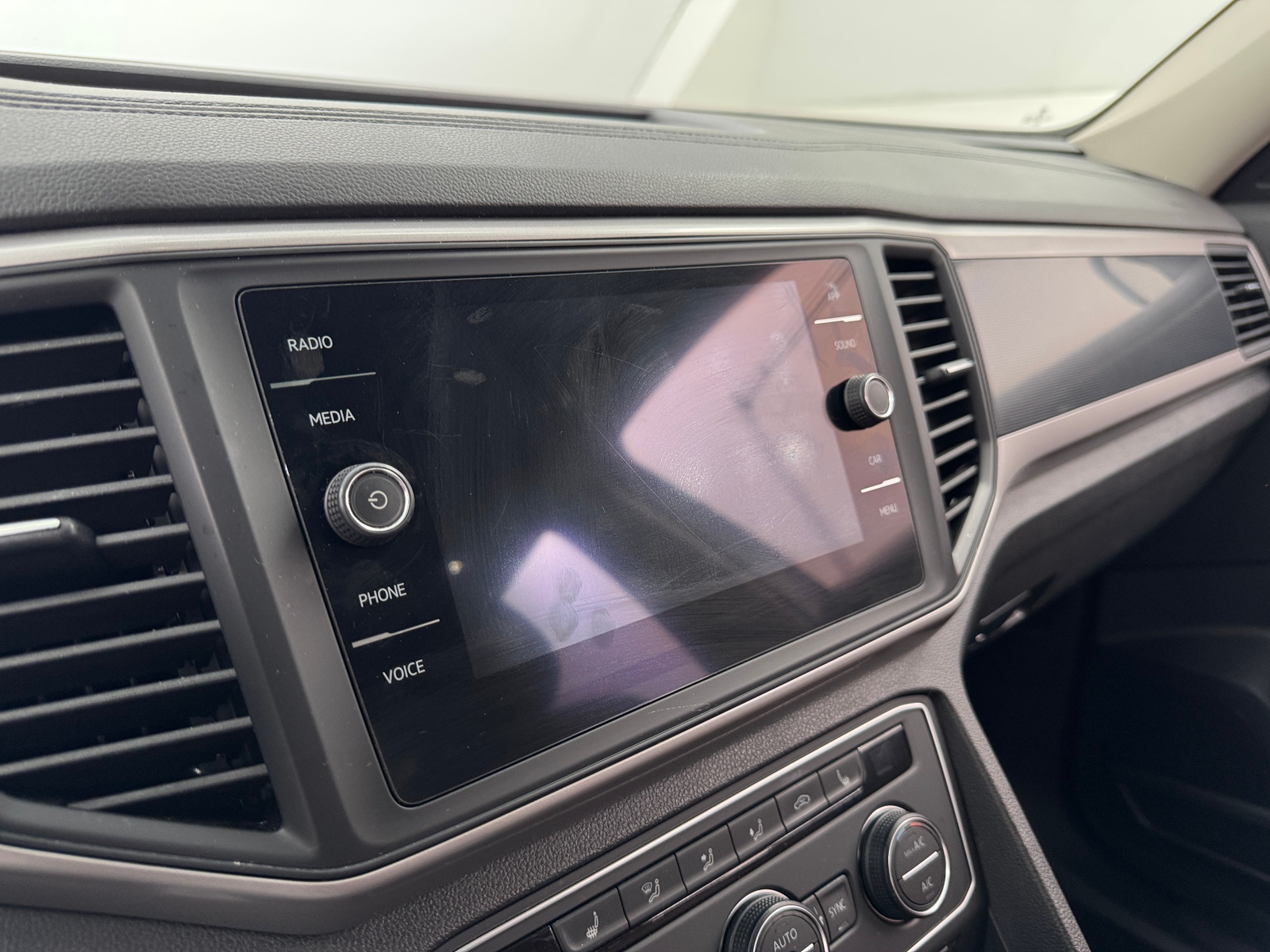 Thumbnail: 2021 Volkswagen Atlas - 3